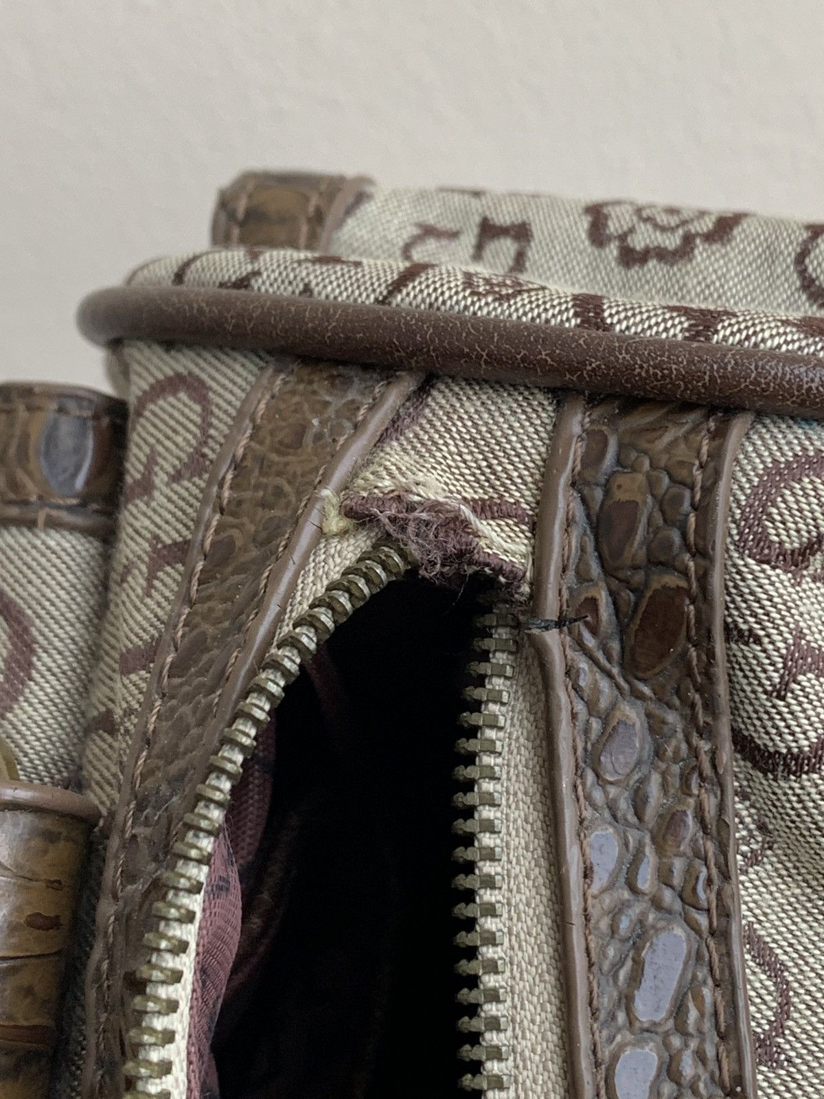 Guess Vintage Guess Monogram Beige Faux Python Leather Handbag Size ONE SIZE - 18 Thumbnail