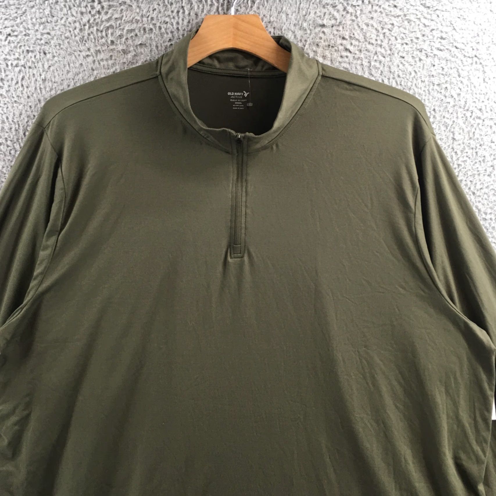 Old Navy Old Navy Mens 4XL Pullover Active Olive Green Cloud 94 Soft Go-Dry Cool Button-Up Shirt - 4X-Large, Cotton Blend, Solid, Regular Fit, Casual Menswear Size US XXL / EU 58 / 5 - 2 Thumbnail