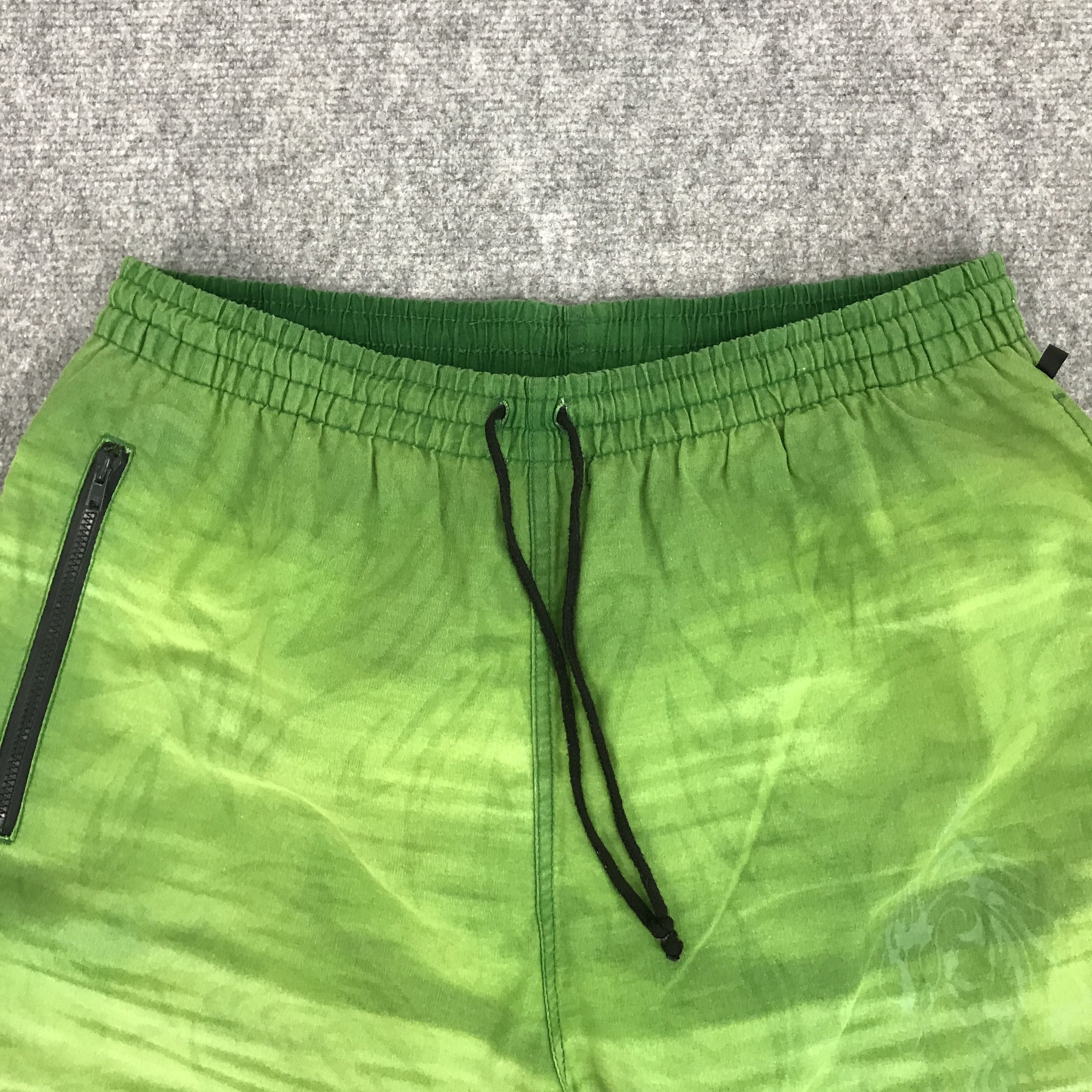 Airwalk AIRWALK GREEN DESIGN DRAGON SHORTS PANTS Size US 30 / EU 46 - 3 Thumbnail