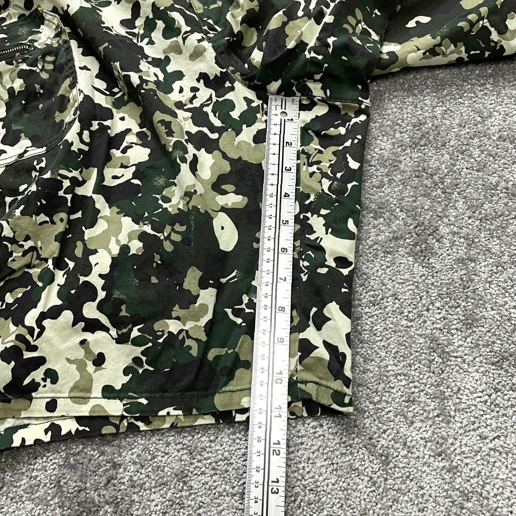 Vintage VINTAGE? No. (Not Vintage) Actually: Cato Chino Shorts Womens Plus 24W Green Camo Cotton Zip Pockets Casual 11" Insm Size 30" / US 8 / IT 44 - 3 Thumbnail