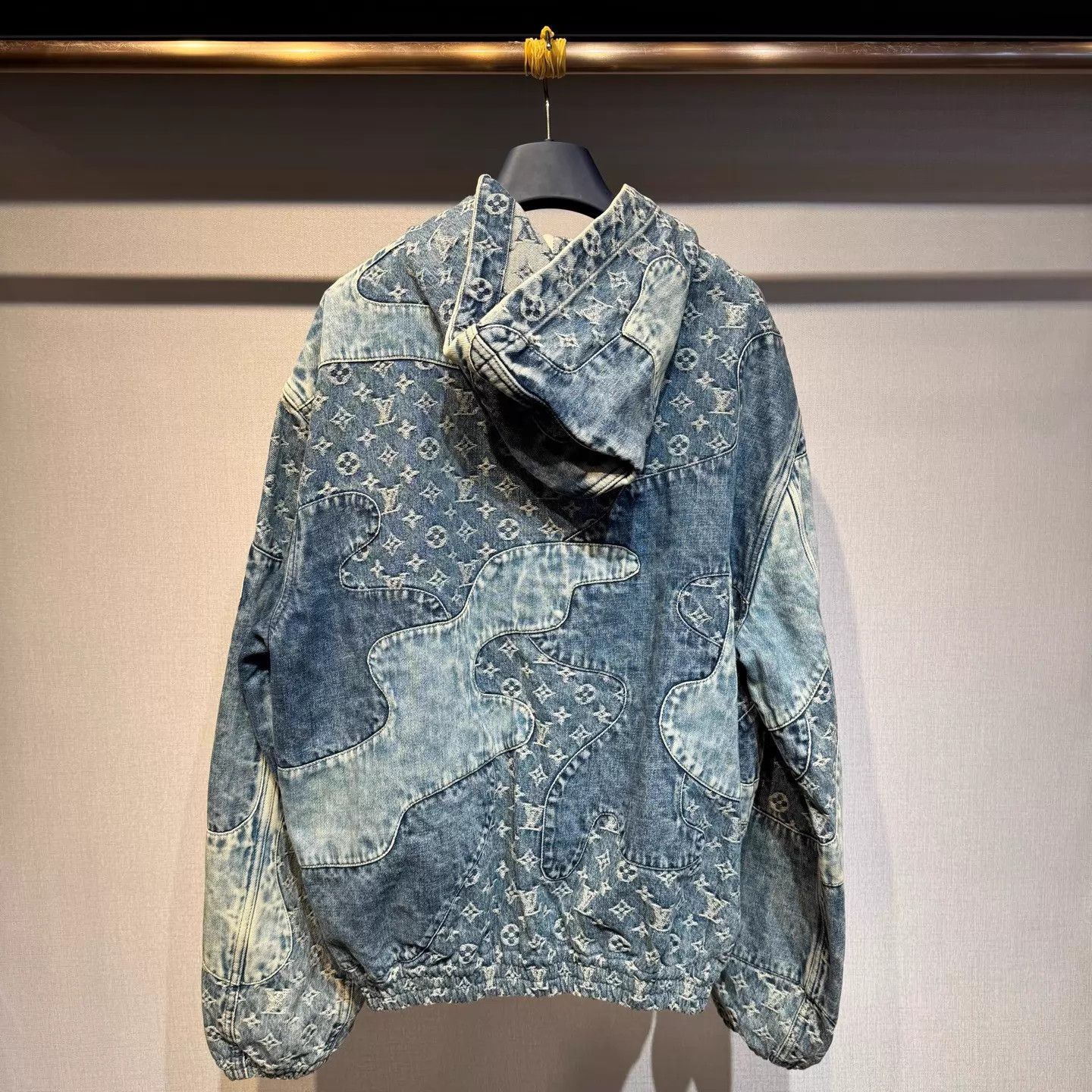Louis Vuitton Louis Vuitton 50 Jacket 128/70 Size US M / EU 48-50 / 2 - 5 Thumbnail