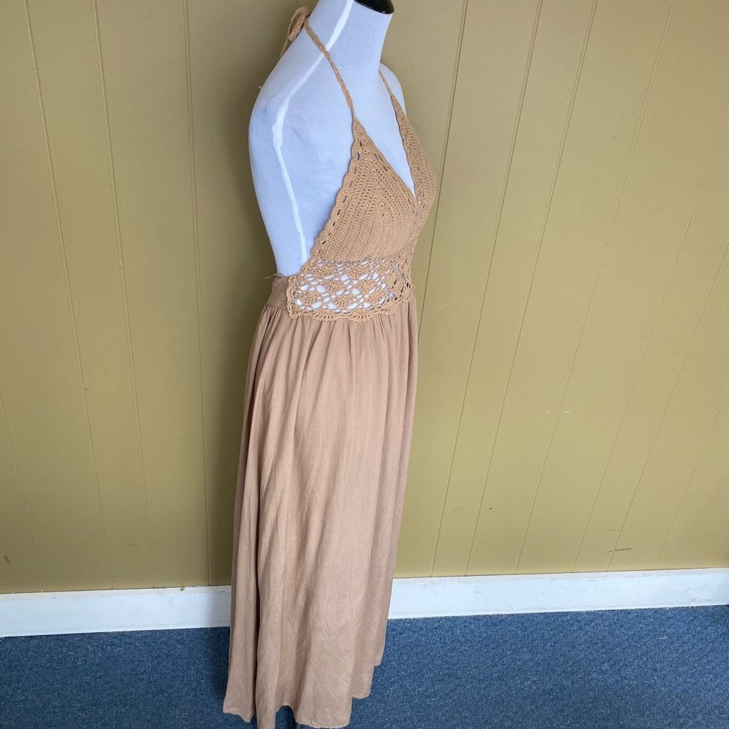 Other Lil better women M brand new open back maxi dress w/halter c Size M / US 6-8 / IT 42-44 - 3 Thumbnail