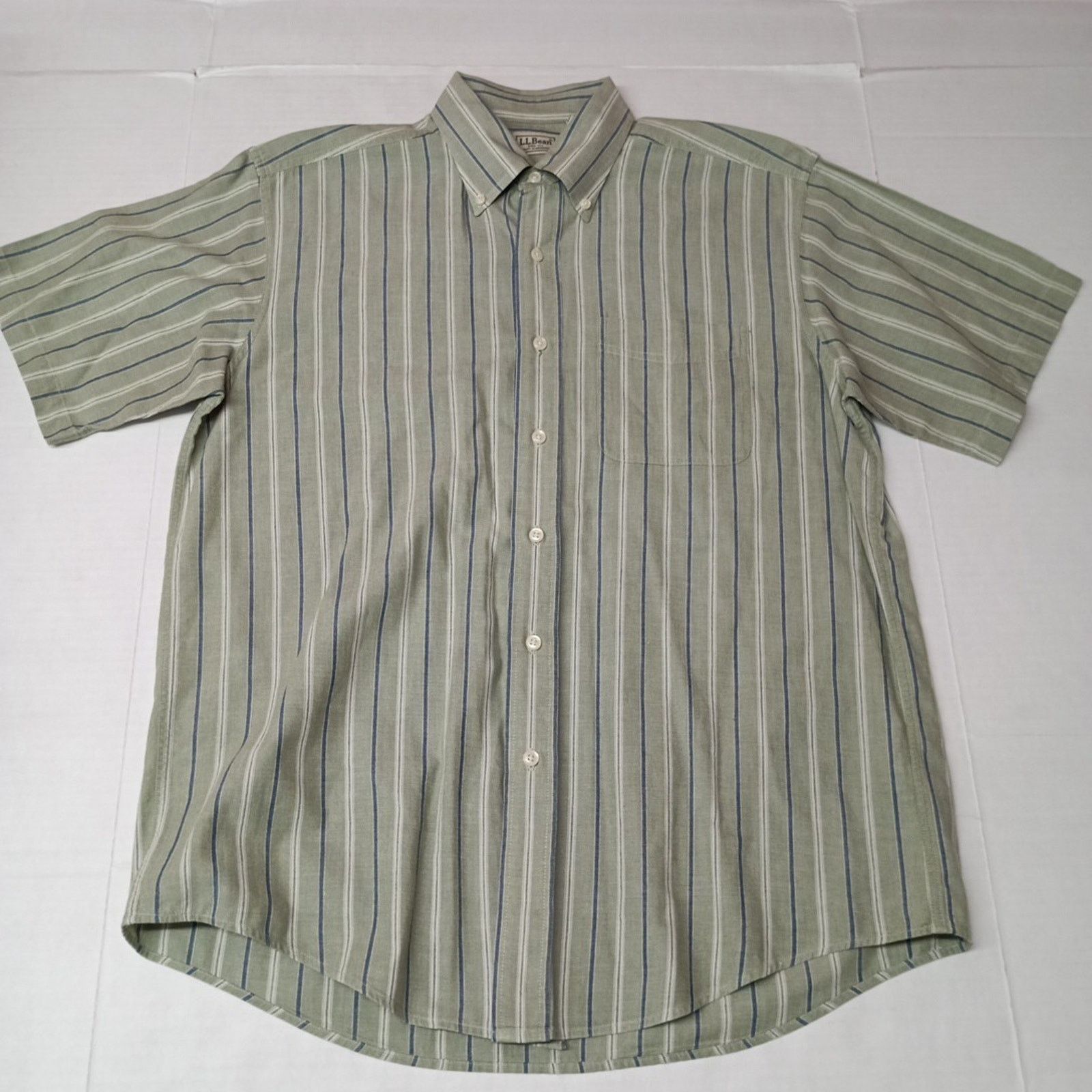 L.L. Bean L.L. Bean Men's Button Down Shirt Size M Green Blue Striped Size US M / EU 48-50 / 2 - 1 Thumbnail