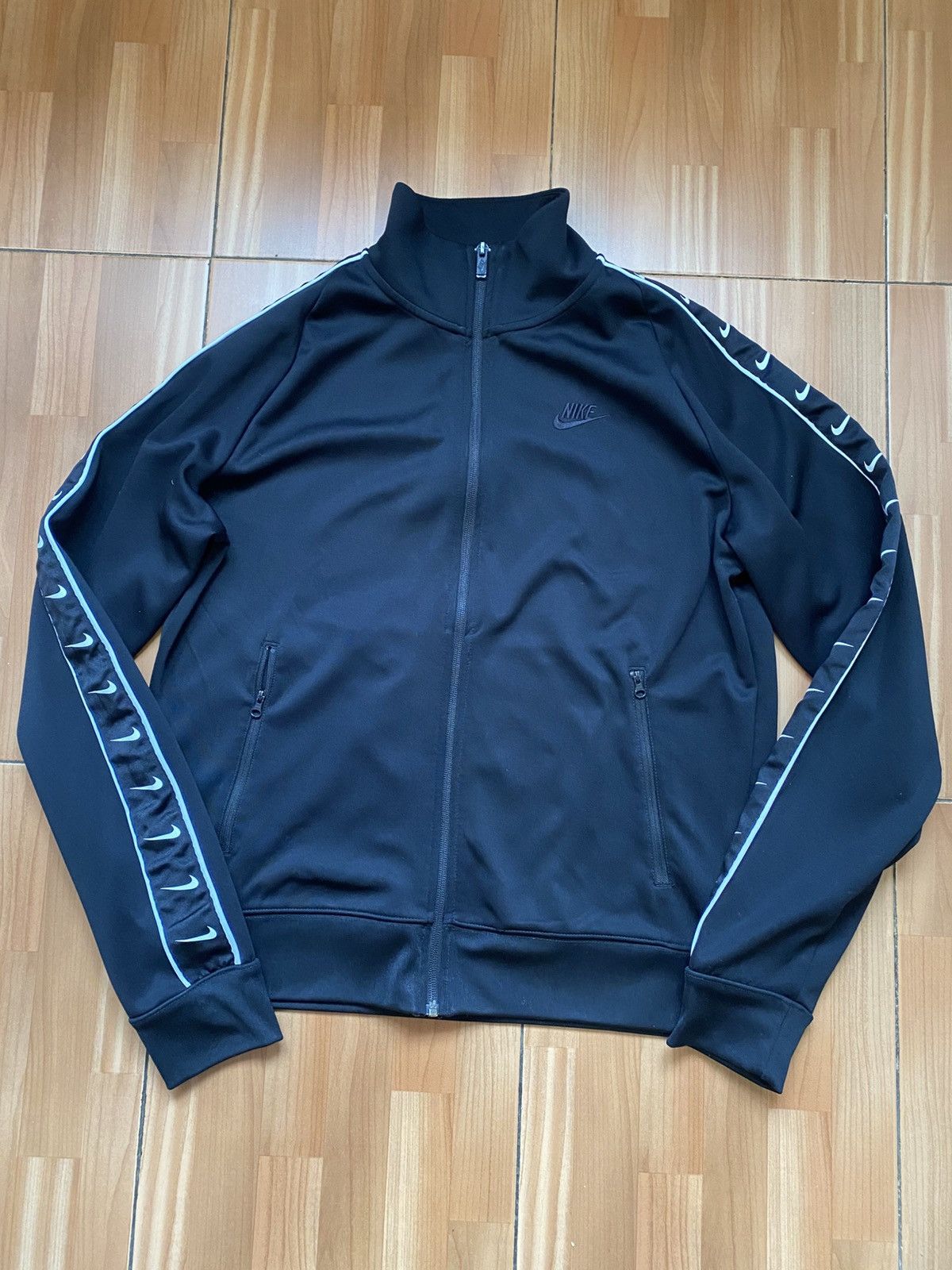 Nike Nike Sportswear Swoosh Taped Men's Track Jacket Size US M / EU 48-50 / 2 - 2 Thumbnail