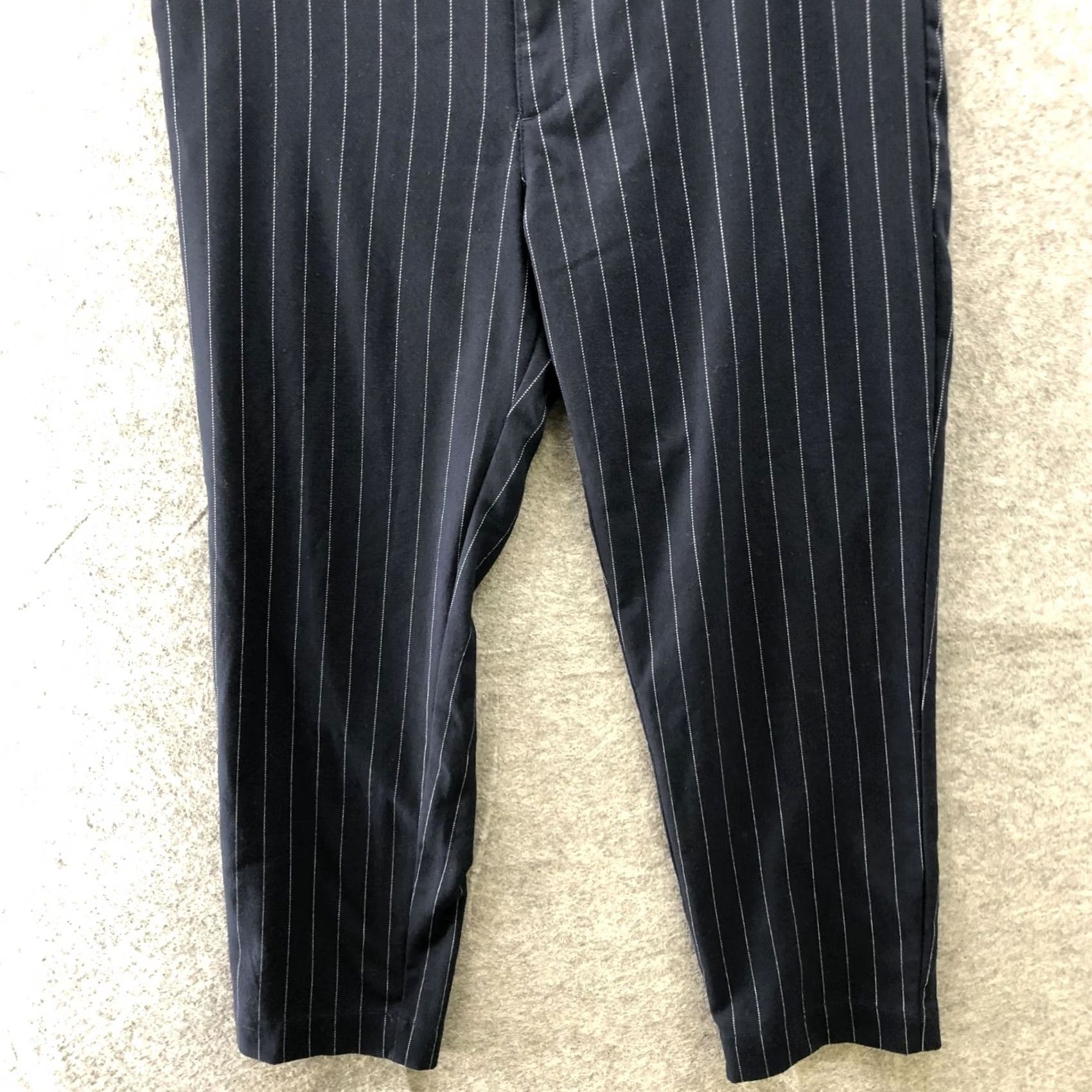 Abercrombie & Fitch VINTAGE Abercrombie & Fitch High Waisted Dress Pants Womens M Navy Pinstriped Relaxed Size 32" / US 10 / IT 46 - 4 Thumbnail