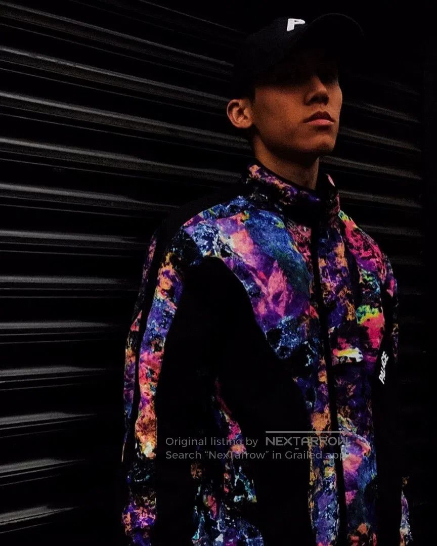 Palace palace iments shell top jacket with stars. Size US M / EU 48-50 / 2 - 7 Thumbnail
