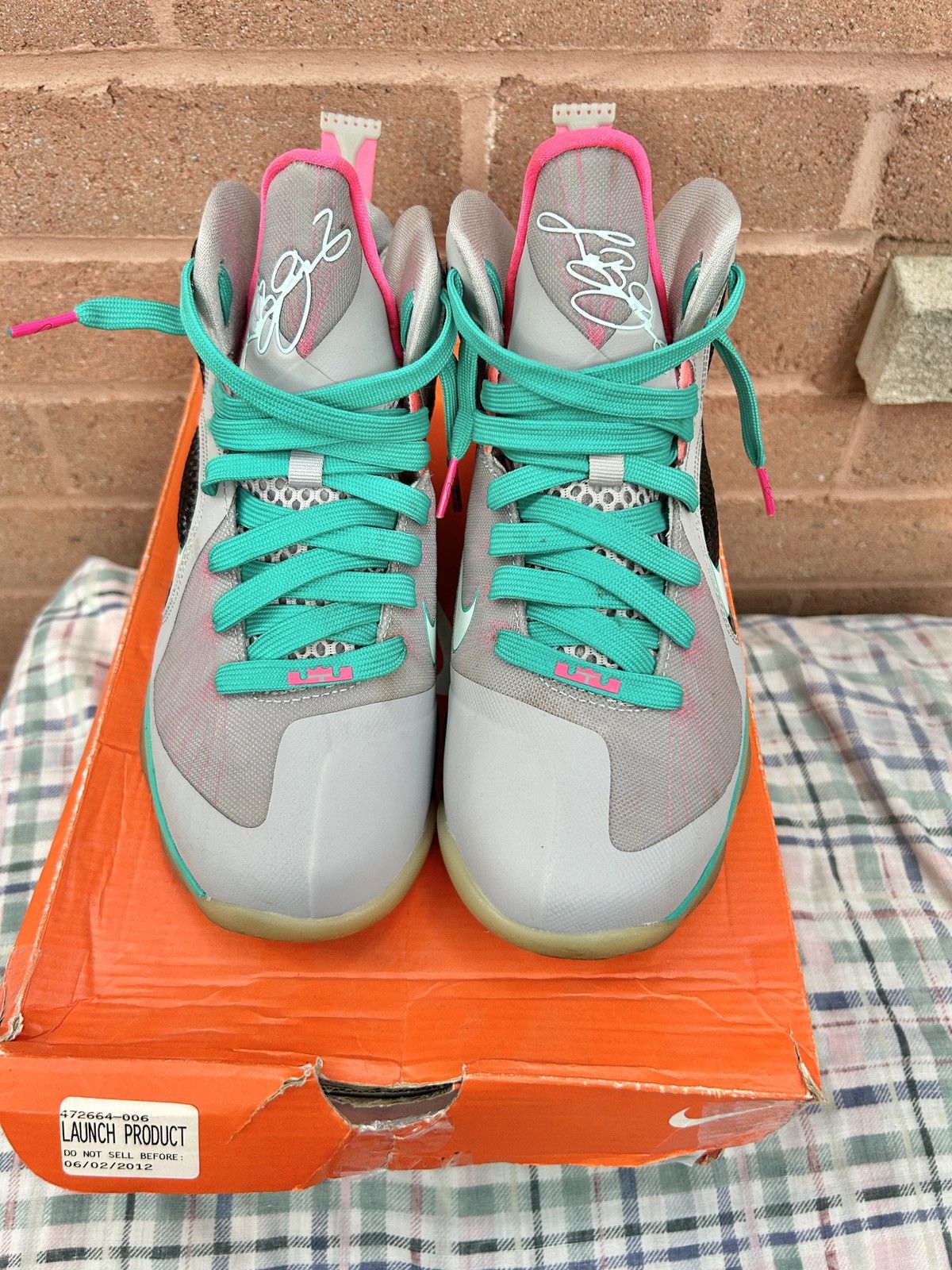 Nike Nike Lebron 9 GS South Beach Size US 6.5 / EU 39-40 - 2 Thumbnail