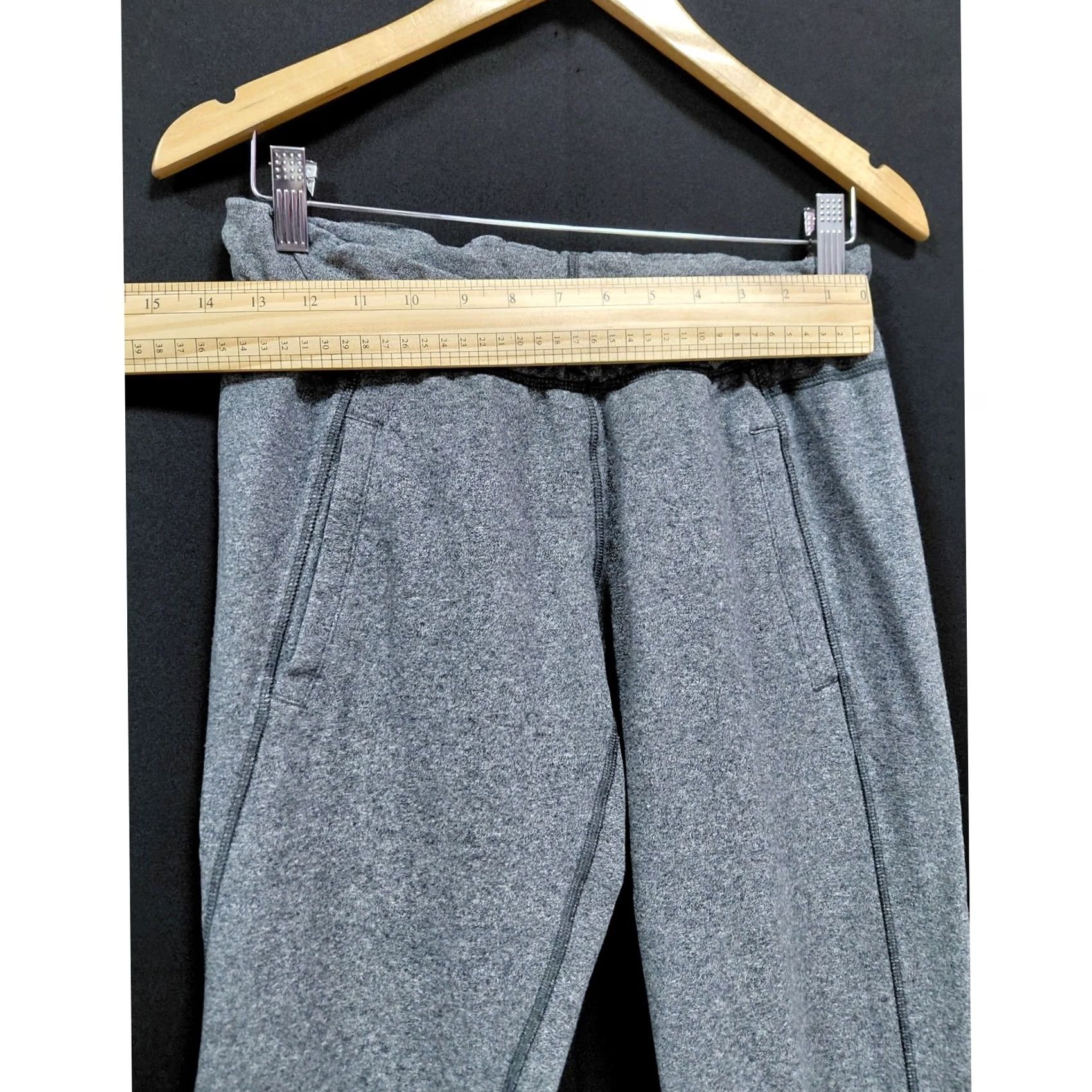 Lululemon Lululemon Pants Womens 4 Gray Tip Jogger Knit Women Size Size 27" / US 4 / IT 40 - 6 Thumbnail