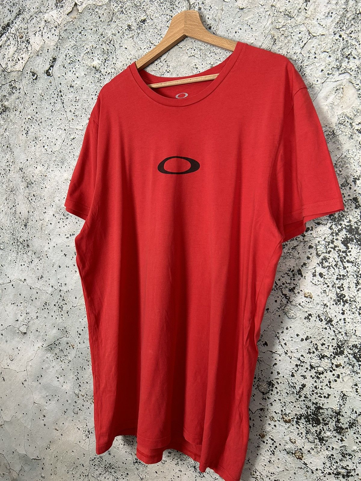 Oakley Vintage Oakley Center Logo Graphic Tee Gorpcore Streetwear Size US XXL / EU 58 / 5 - 2 Thumbnail