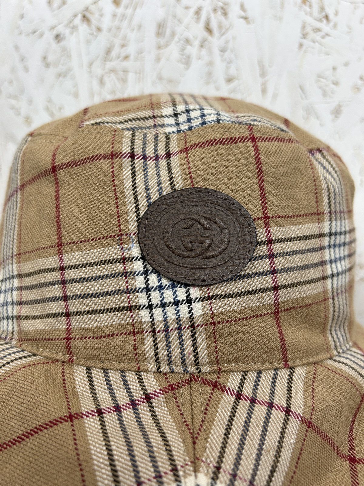 Gucci BNWT Gucci GG Supreme Check Reversible Bucket Hat Size ONE SIZE - 2 Thumbnail