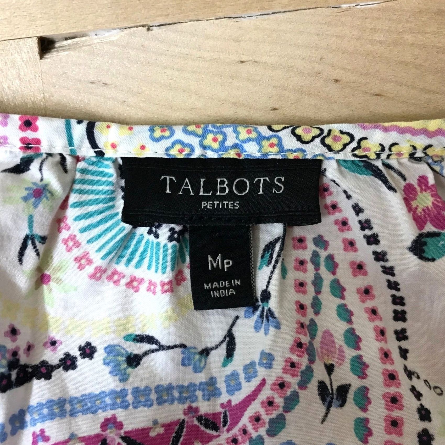 Talbots VINTAGE Talbots Petites Paisley Floral Cotton Blouse White Pink Yellow MP 3/4 Sleeve Size M / US 6-8 / IT 42-44 - 7 Thumbnail