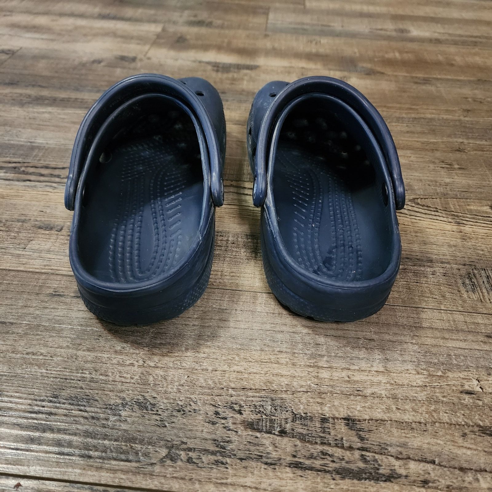 Crocs Classic Crocs dark blue size W8/M6 Pre-owned good shape SH1 Size US 6 / EU 39 - 3 Thumbnail