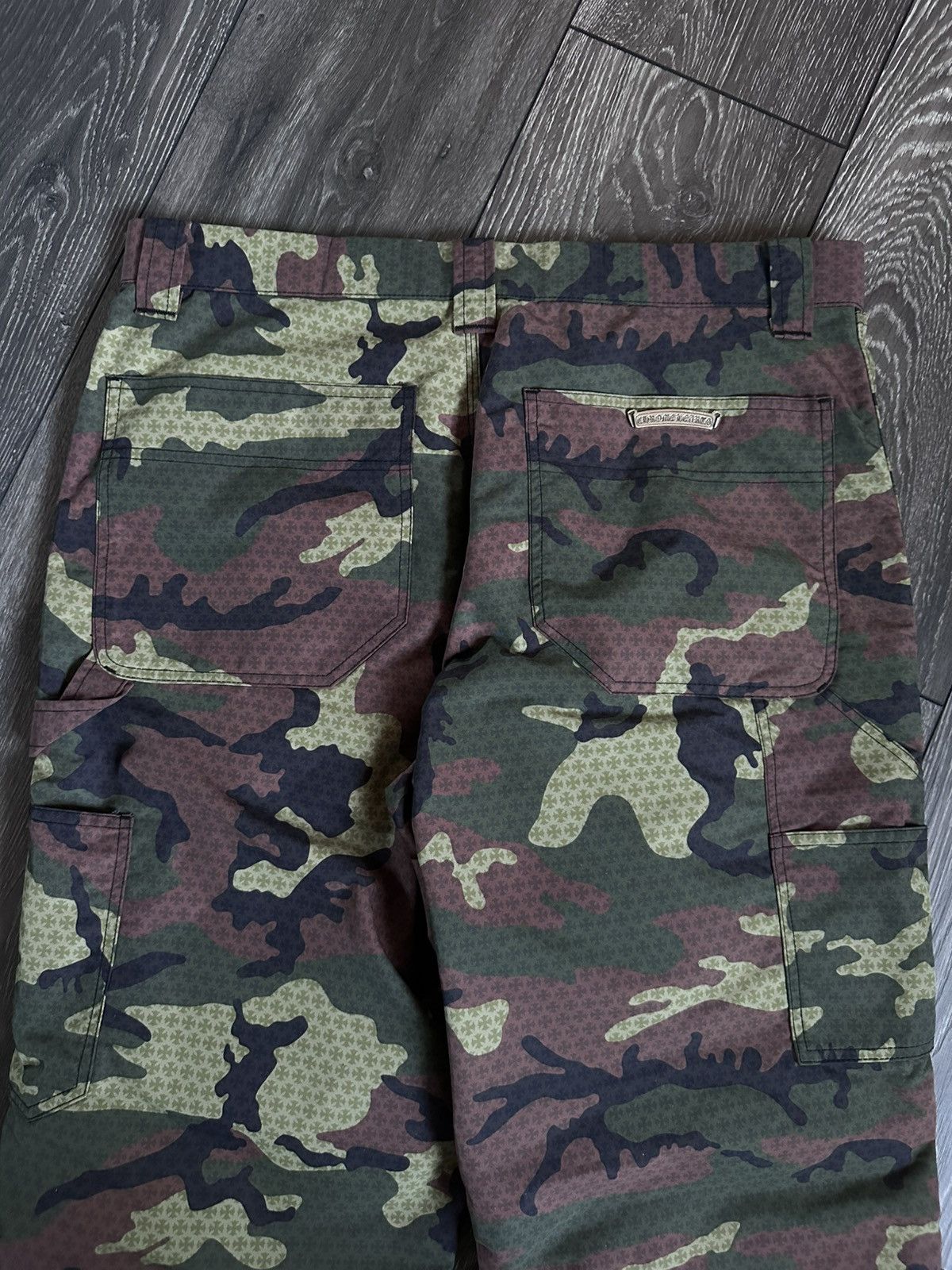 Chrome Hearts chrome hearts new camo monogram double knee carpenter pants Size US 33 - 4 Thumbnail
