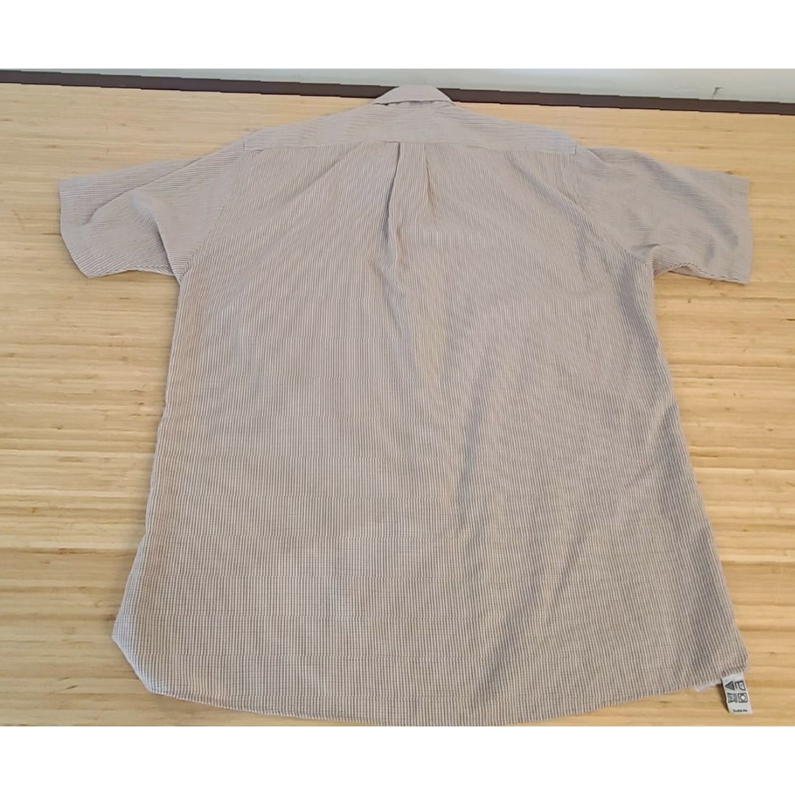 Van Heusen Van Heusen Shirt Button-Up Men 16 Half Sleeve Nylon Brown Regular Wrinkle Resistant Button-Up Collar Brown Mens Size US L / EU 52-54 / 3 - 3 Thumbnail