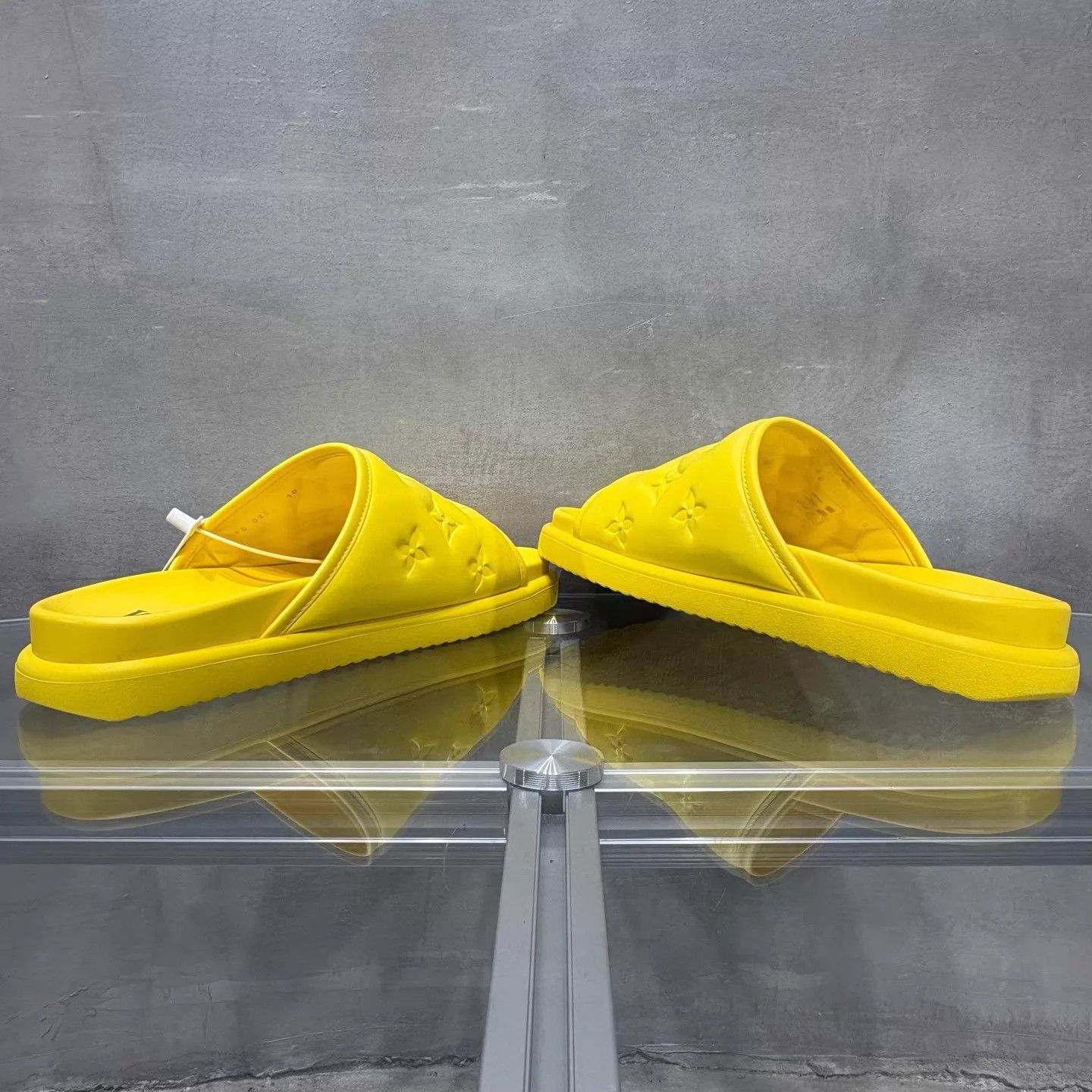 Louis Vuitton LV embossed allover print yellow slippers UK10 (44) Size US 11 / EU 44 - 5 Thumbnail