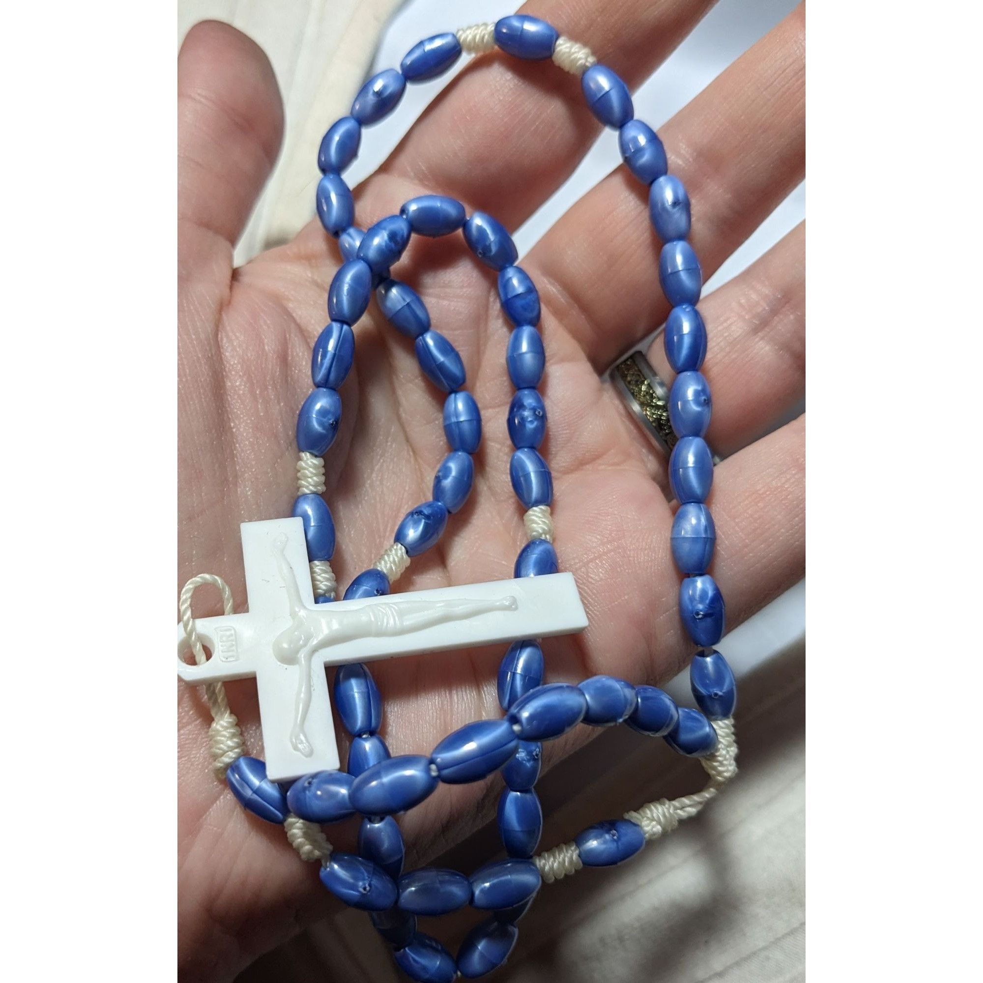 Other Blue And White Plastic Beaded Rosary Necklace Size ONE SIZE - 7 Thumbnail