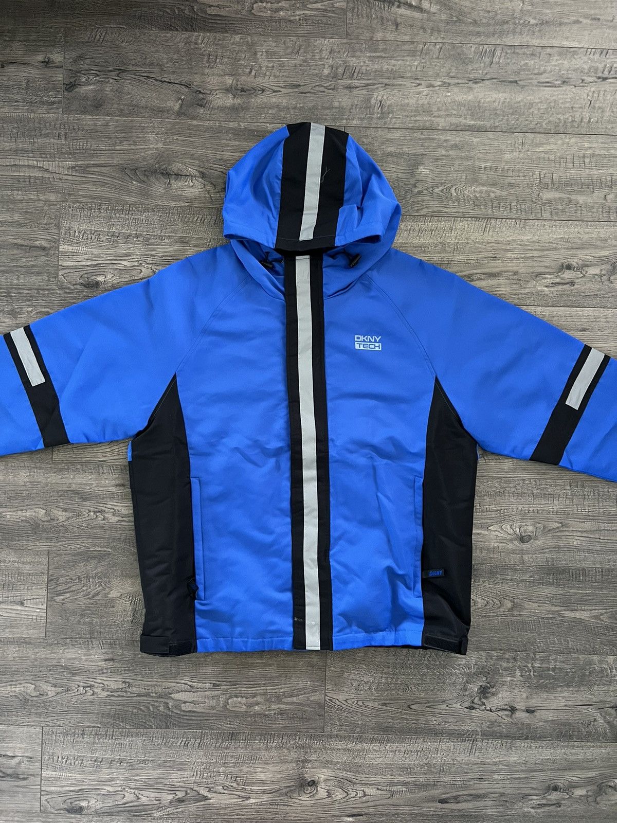 DKNY ***FINAL DROP***RARE 90s DKNY PACKABLE NYLON ANORAK M | Grailed