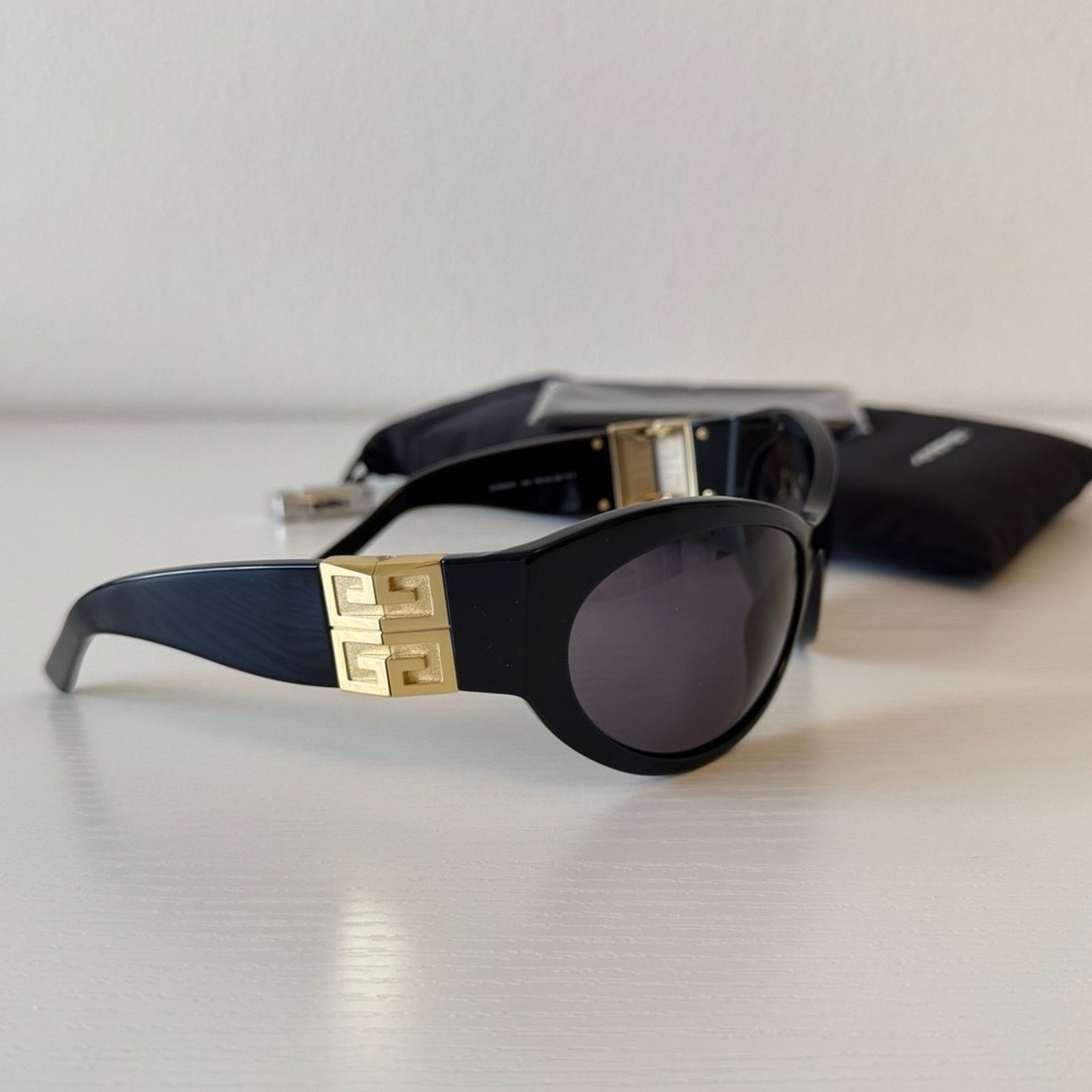 Givenchy New! Givenchy Black Sunglasses GV40073I 01A, Authentic Size ONE SIZE - 2 Thumbnail