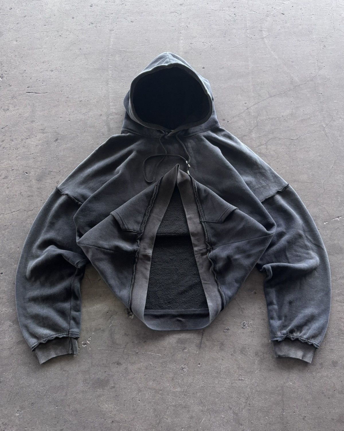 Japanese Brand × Vintage 2000s Faded Black Boxy Hoodie Size US L / EU 52-54 / 3 - 5 Thumbnail