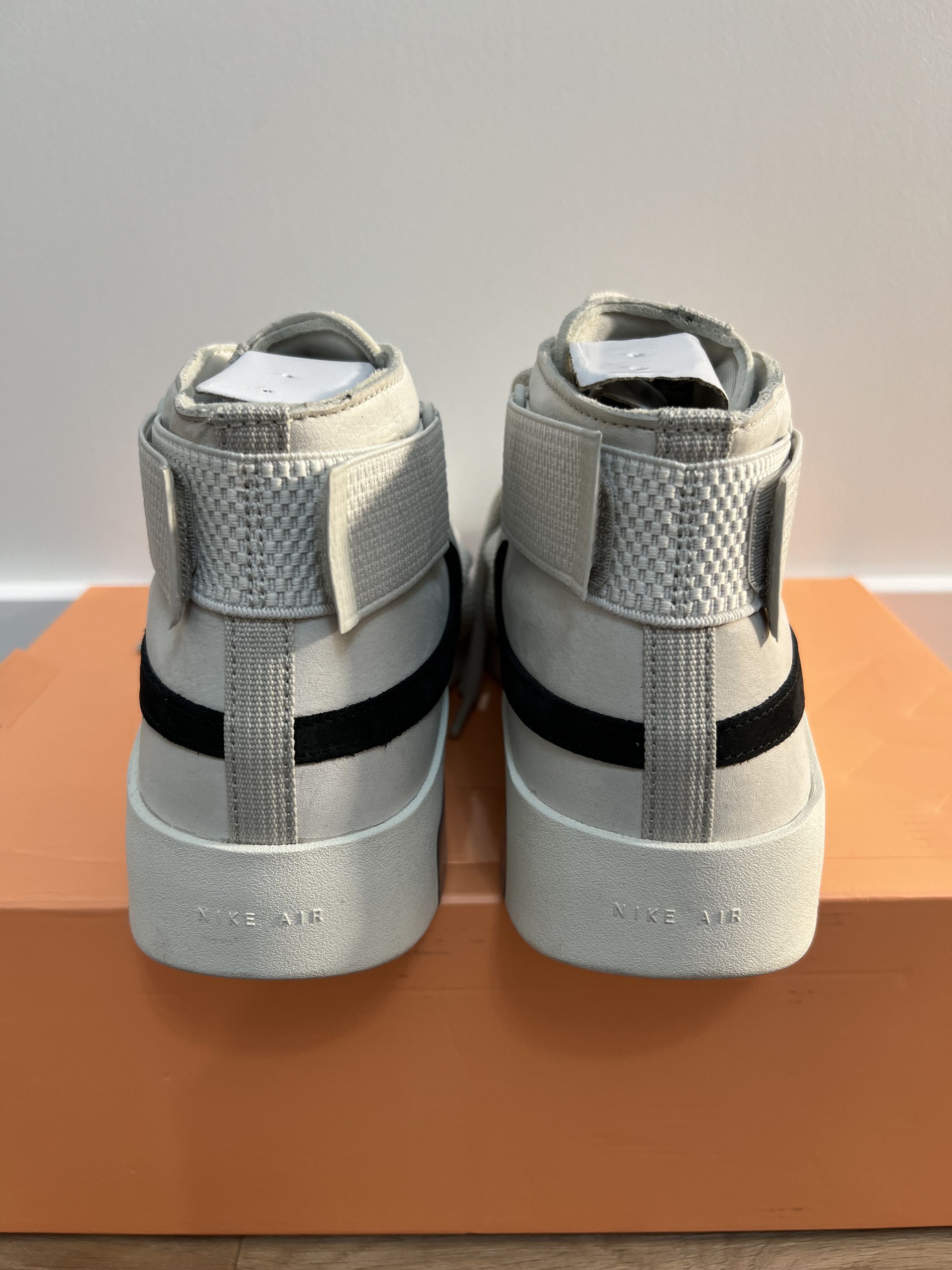 Fear of God × Nike NIKE AIR FEAR OF GOD RAID Size US 10 / EU 43 - 4 Thumbnail