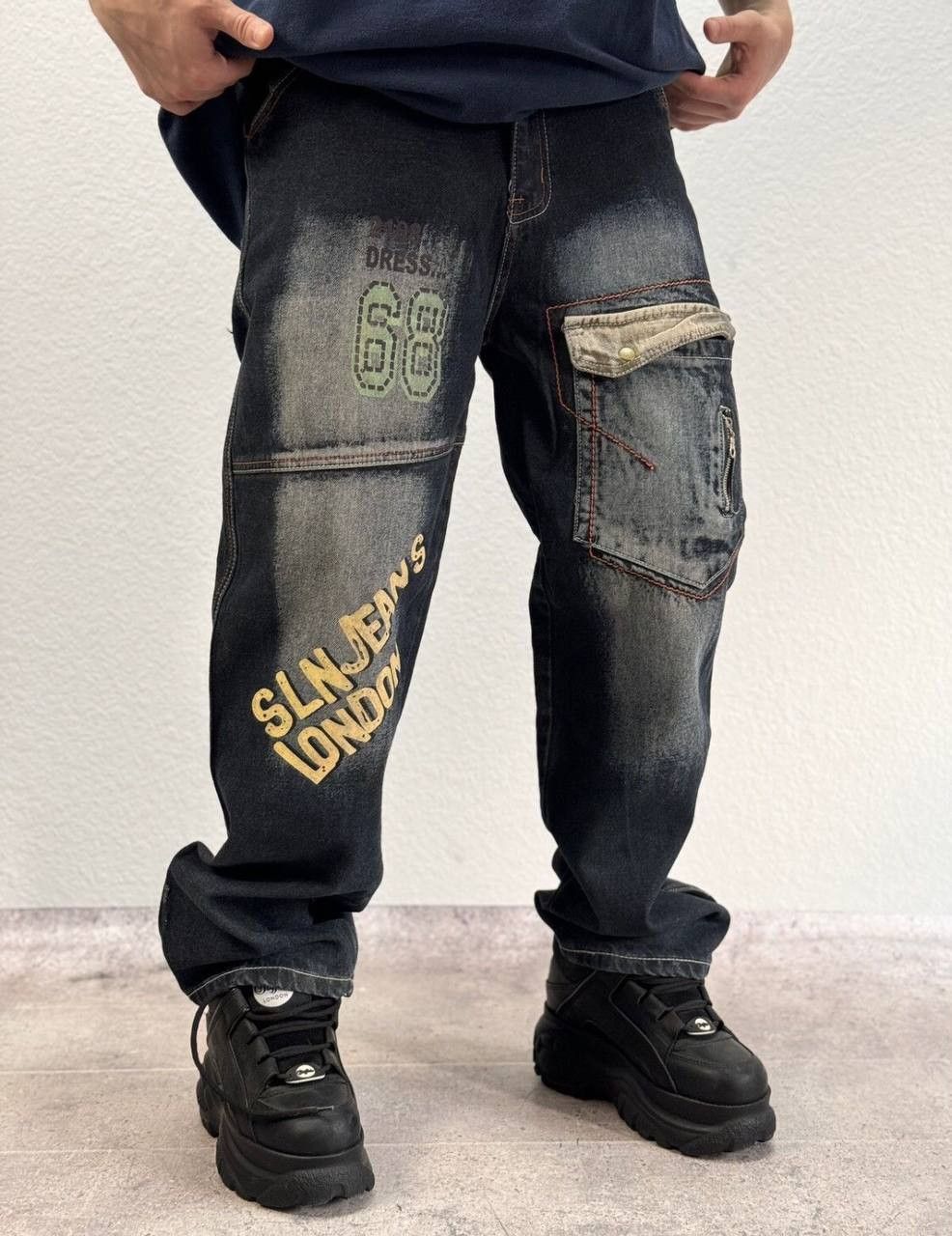 Vintage Baggy Cyber Wing Denim Sequin Jeans Vintage 31 Size Size US 31 - 1 Thumbnail