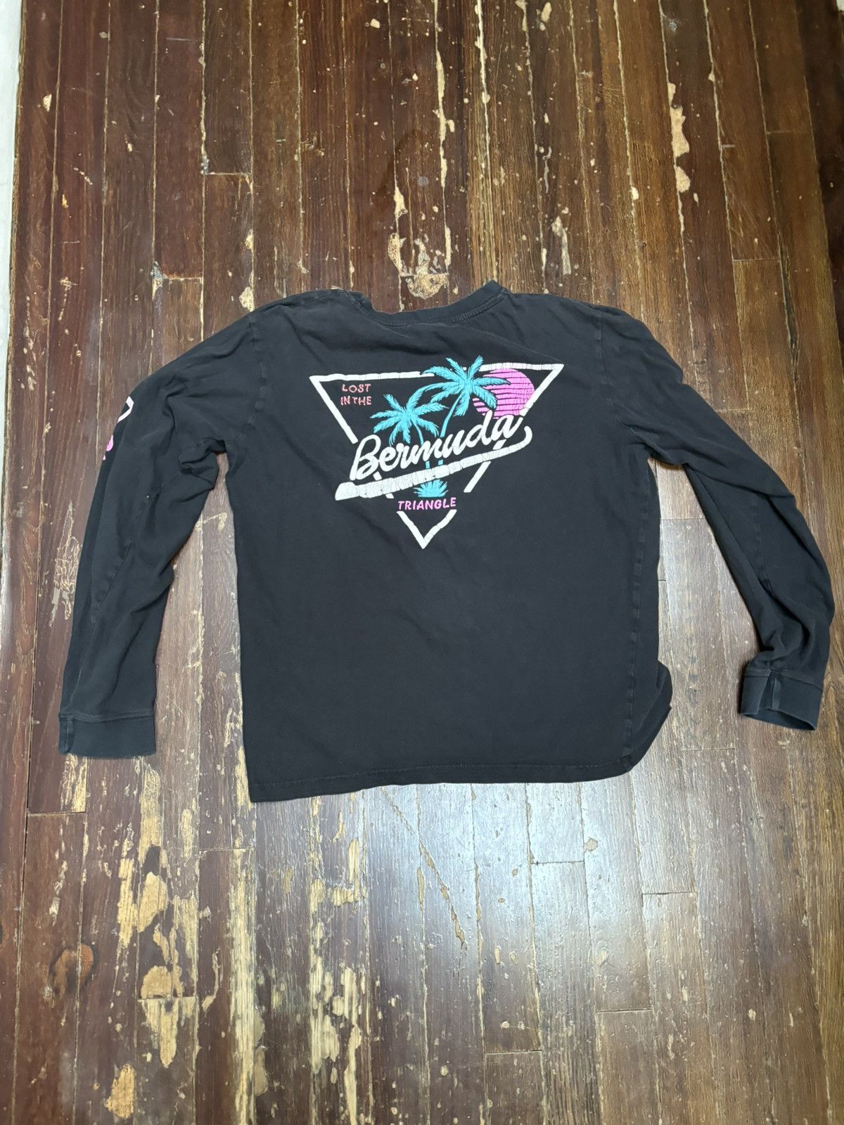 Vintage ‘BERMUDA TRIANGLE’ T-shirt Size S Size US S / EU 44-46 / 1 - 3 Thumbnail
