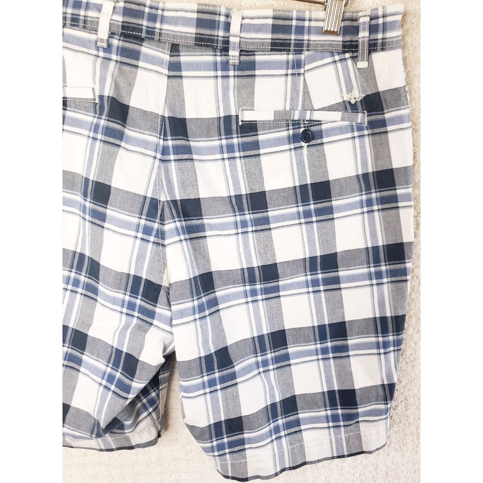 Dockers Dockers Shorts Men's 34x8 Plaid 100% Cotton Flat Front Casual Active Multicolor Logo Embroidered Relaxed Regular Inseam 8 in Cargo Pocket Beige? Size US 34 / EU 50 - 6 Thumbnail