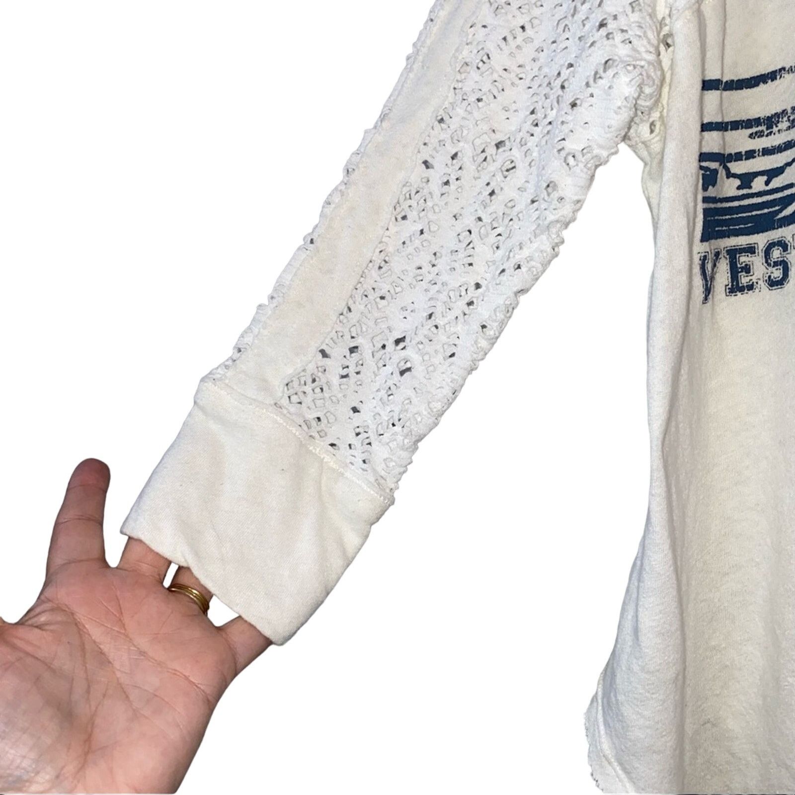 Free People We The Free White Lace Upper Top with Blue Graphics Size M / US 6-8 / IT 42-44 - 3 Thumbnail