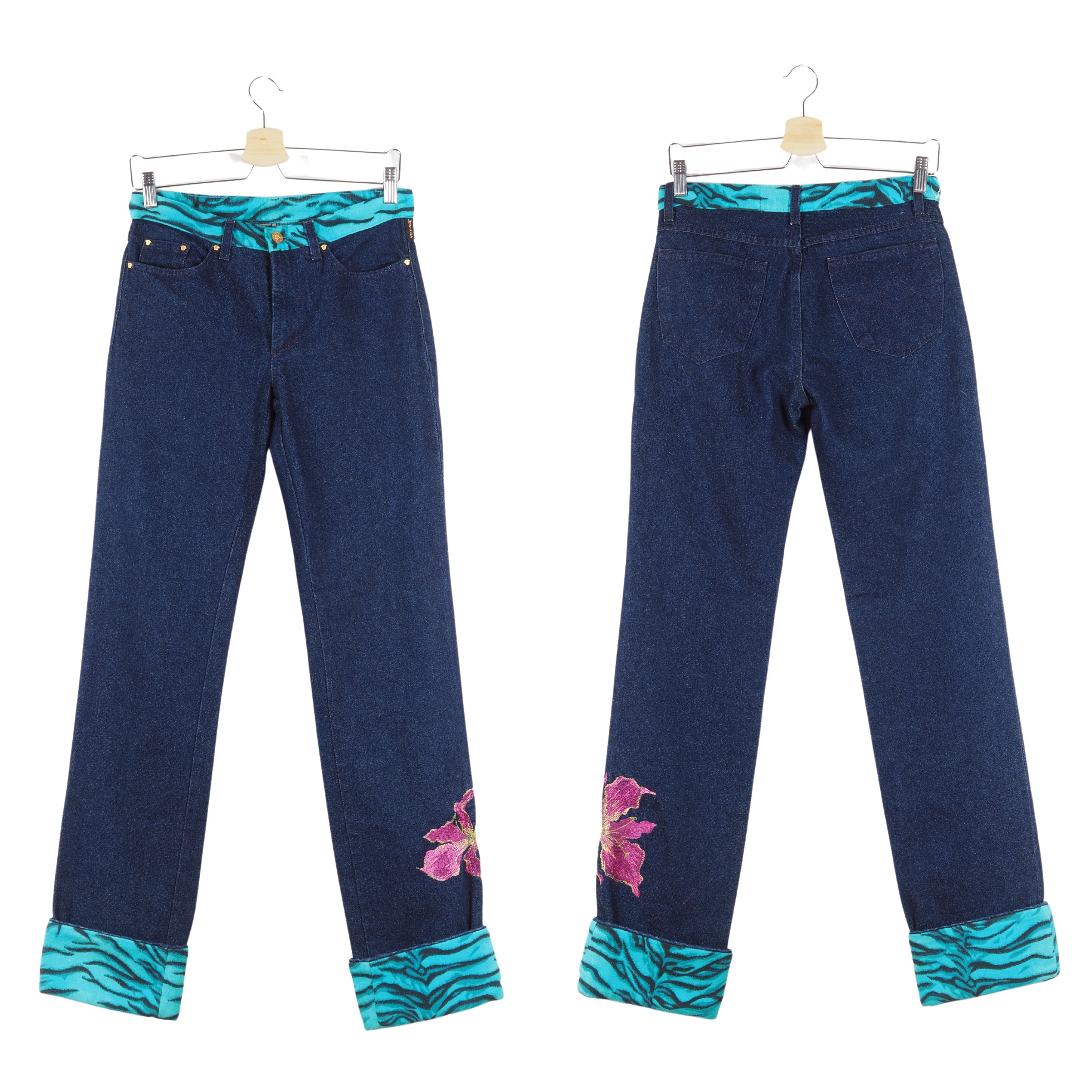 Versace × Versace Jeans Couture × Vintage Versace Jeans Couture Vintage Embroider Flowers Blue Jeans Size 27" / US 4 / IT 40 - 2 Thumbnail
