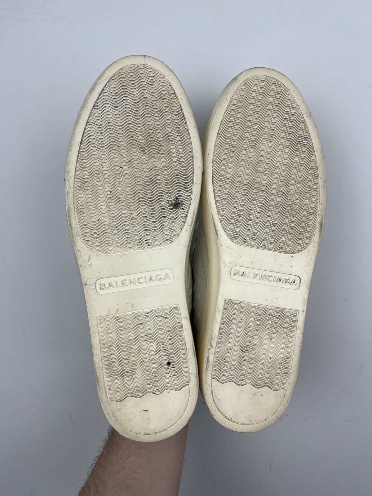 Balenciaga Balenciaga Embossed Leather Lowtop Sneakers Size US 7.5 / EU 40-41 - 14 Thumbnail