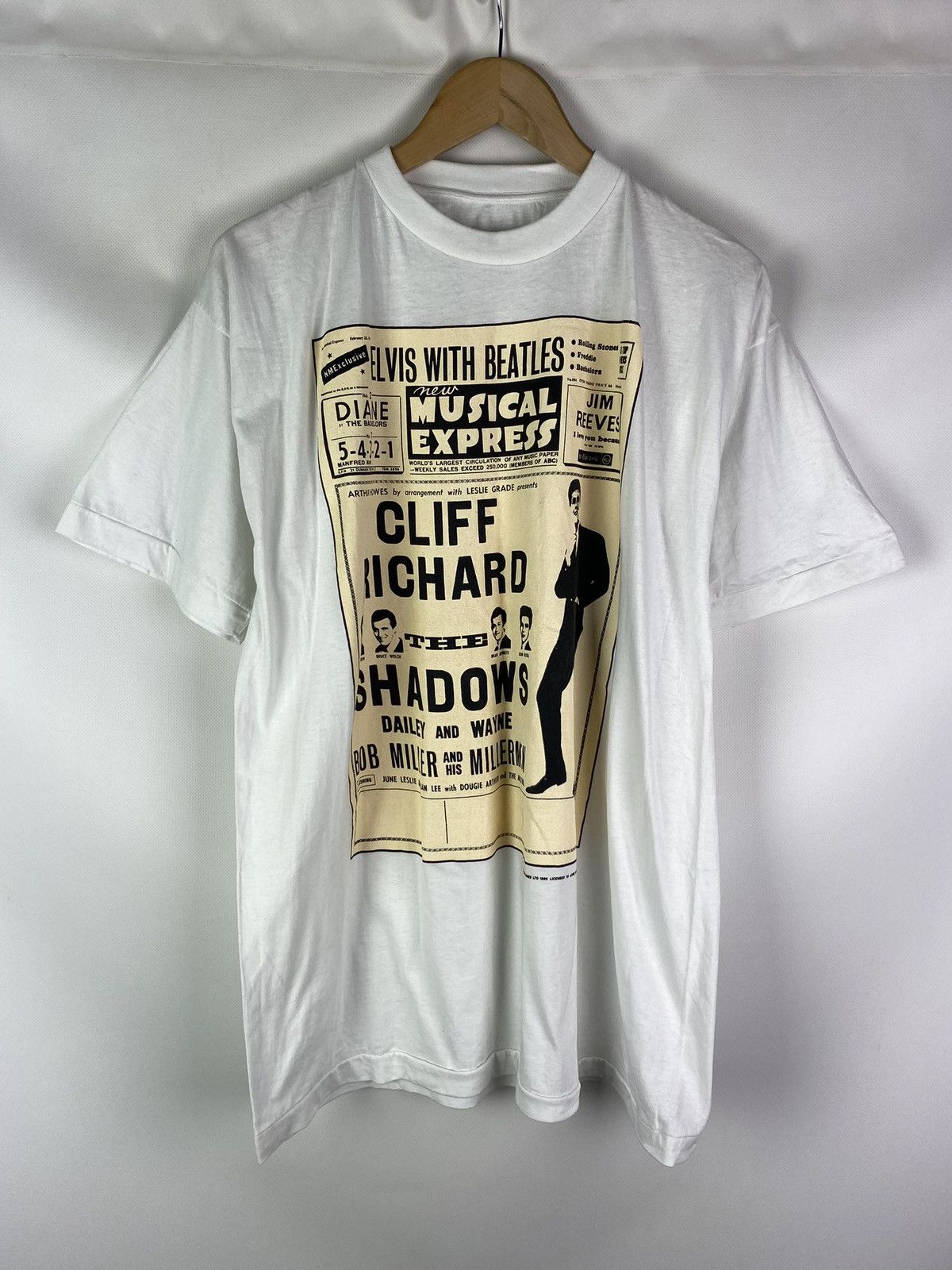 Band Tees Cliff Richard vintage 1990 band t shirt size XXL Size US XXL / EU 58 / 5 - 1 Thumbnail