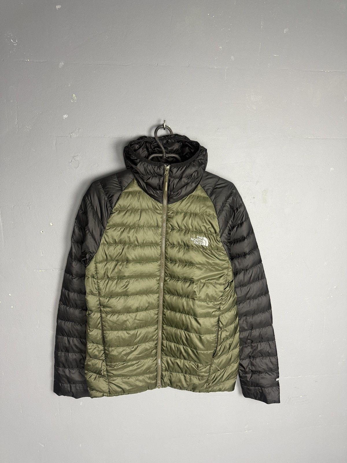 The North Face 800 Outdoor Hooded Down Puffer Jacket