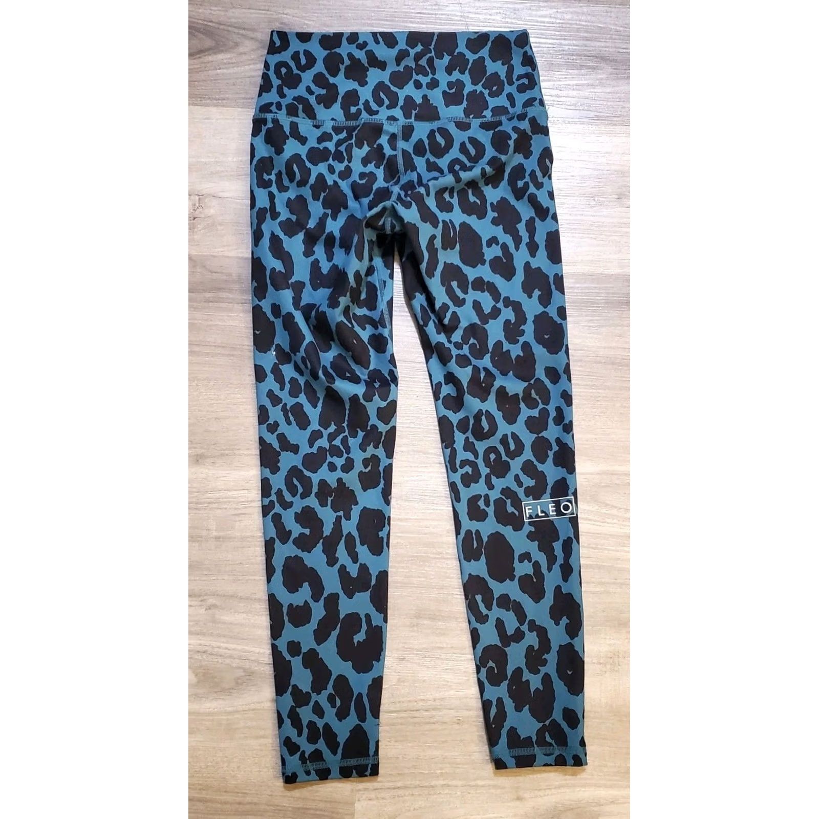 Vintage FLEO Leggings Womens M Stretch Teal Blue Black Cheetah Print Ankle Mid Rise Logo Athletic Activewear Sports Fitness Size 32" / US 10 / IT 46 - 2 Thumbnail