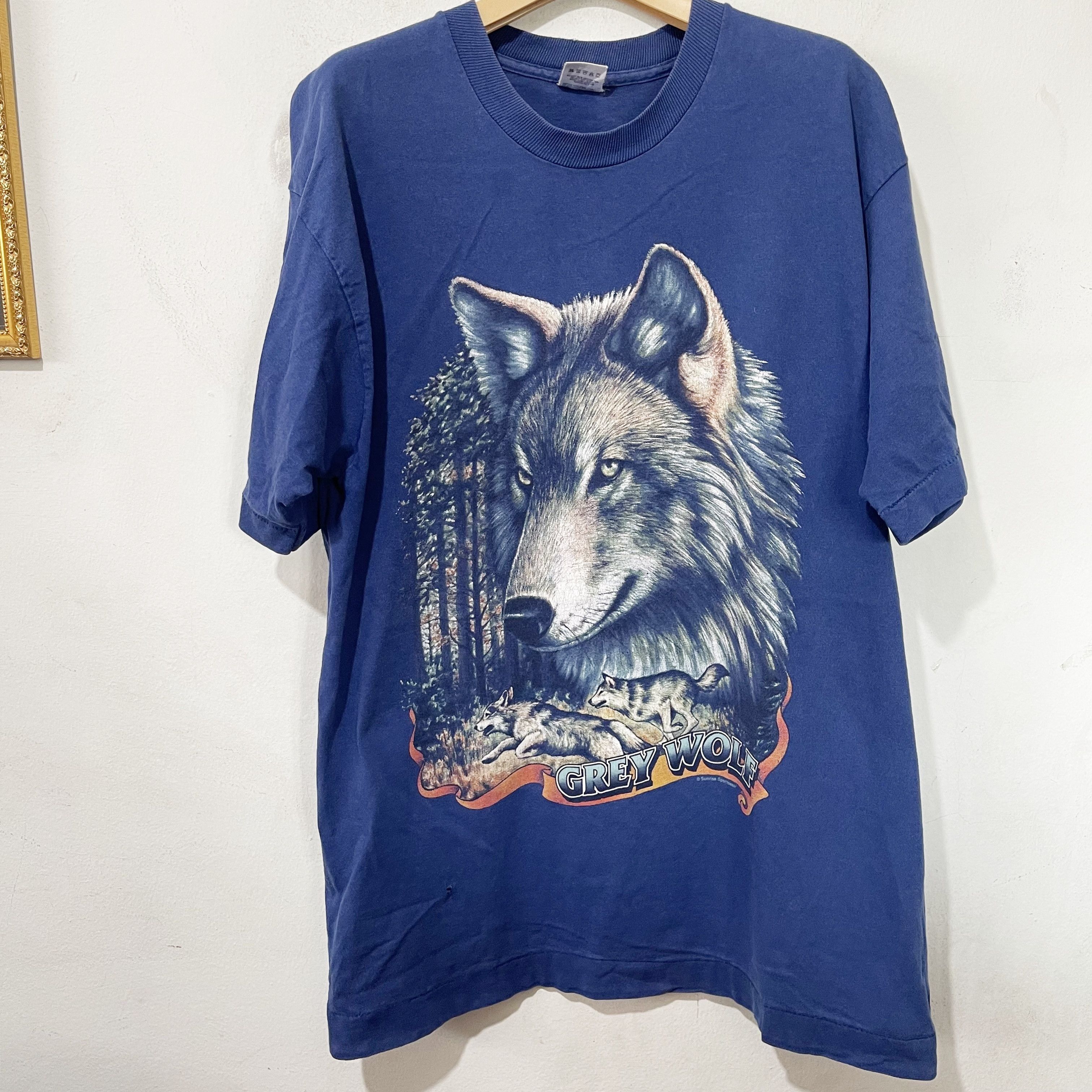 Louis Vuitton Vintage 90s Grey Wolf T-Shirt Size US L / EU 52-54 / 3 - 1 Thumbnail