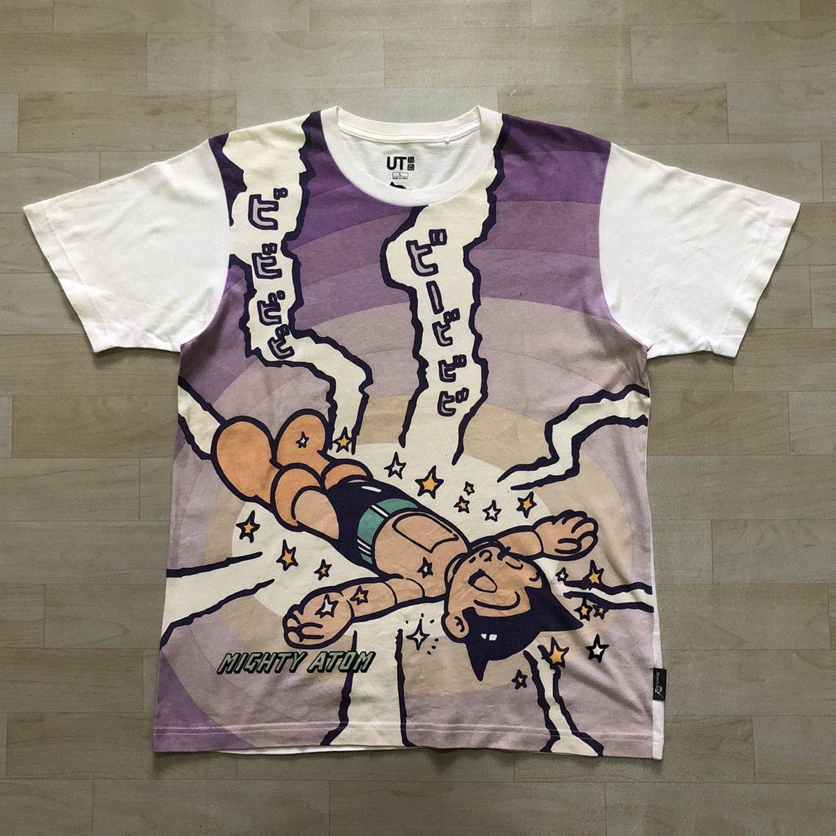 Uniqlo Uniqlo Astro Boy Mighty Atom TShirt Size US L / EU 52-54 / 3 - 1 Thumbnail