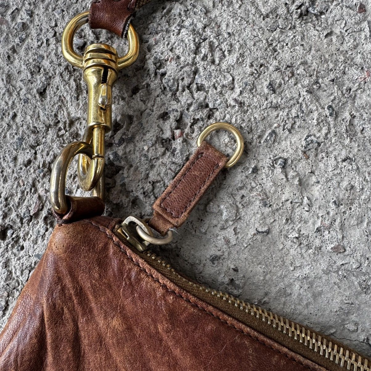 Miu Miu Miu Miu Distressed Leather Messenger/ Crossbody Shoulder Bag Size ONE SIZE - 7 Thumbnail