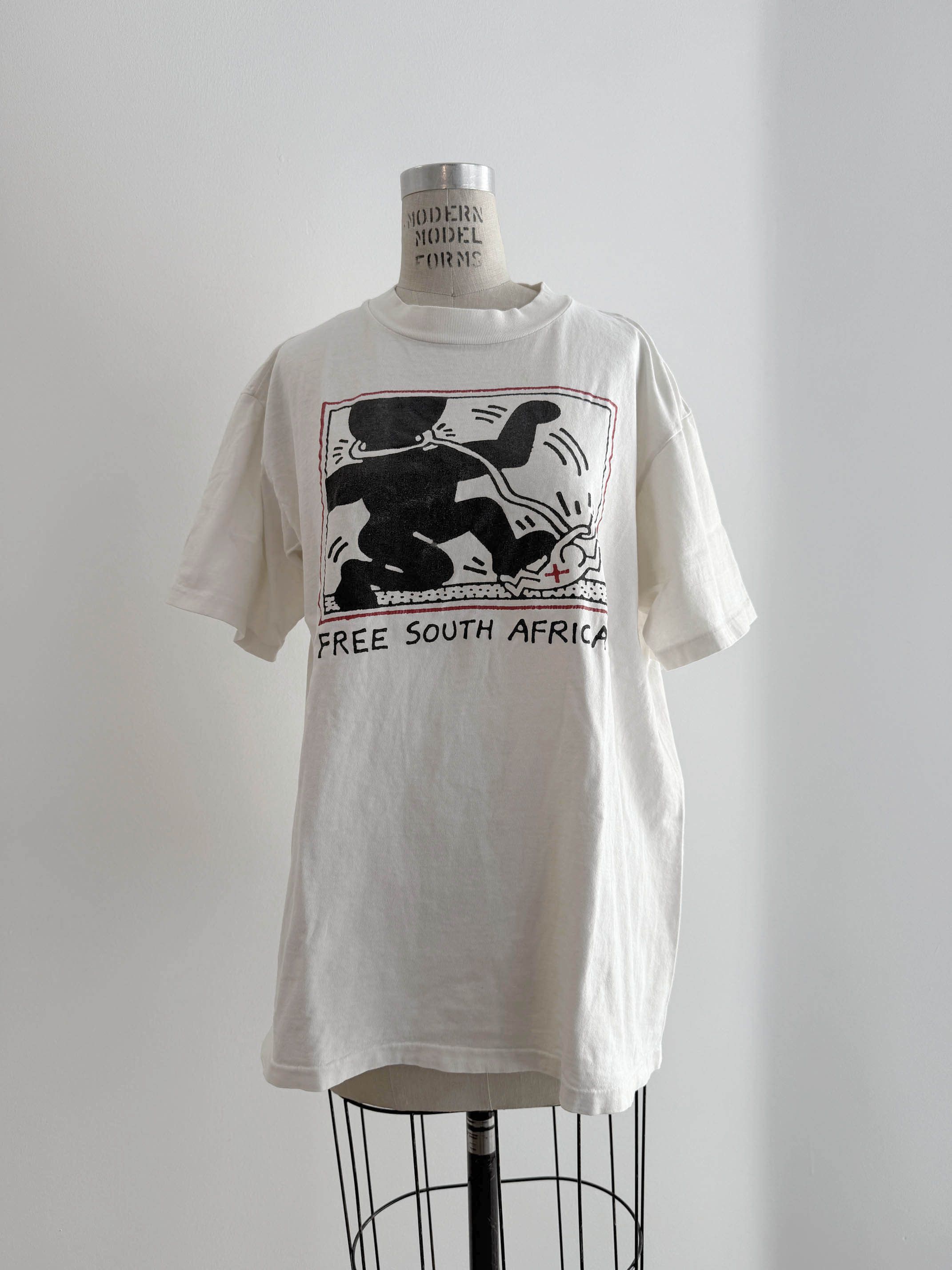 Vintage 90s Vintage Keith haring Free S. Africa T-shirt Size US XL / EU 56 / 4 - 1 Thumbnail