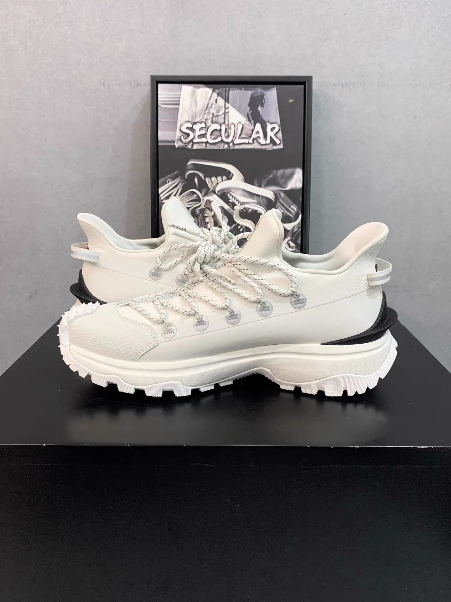 Moncler Moncler Trailgrip Lite 2 Trainers K34 Size US 5 / EU 37 - 6 Thumbnail