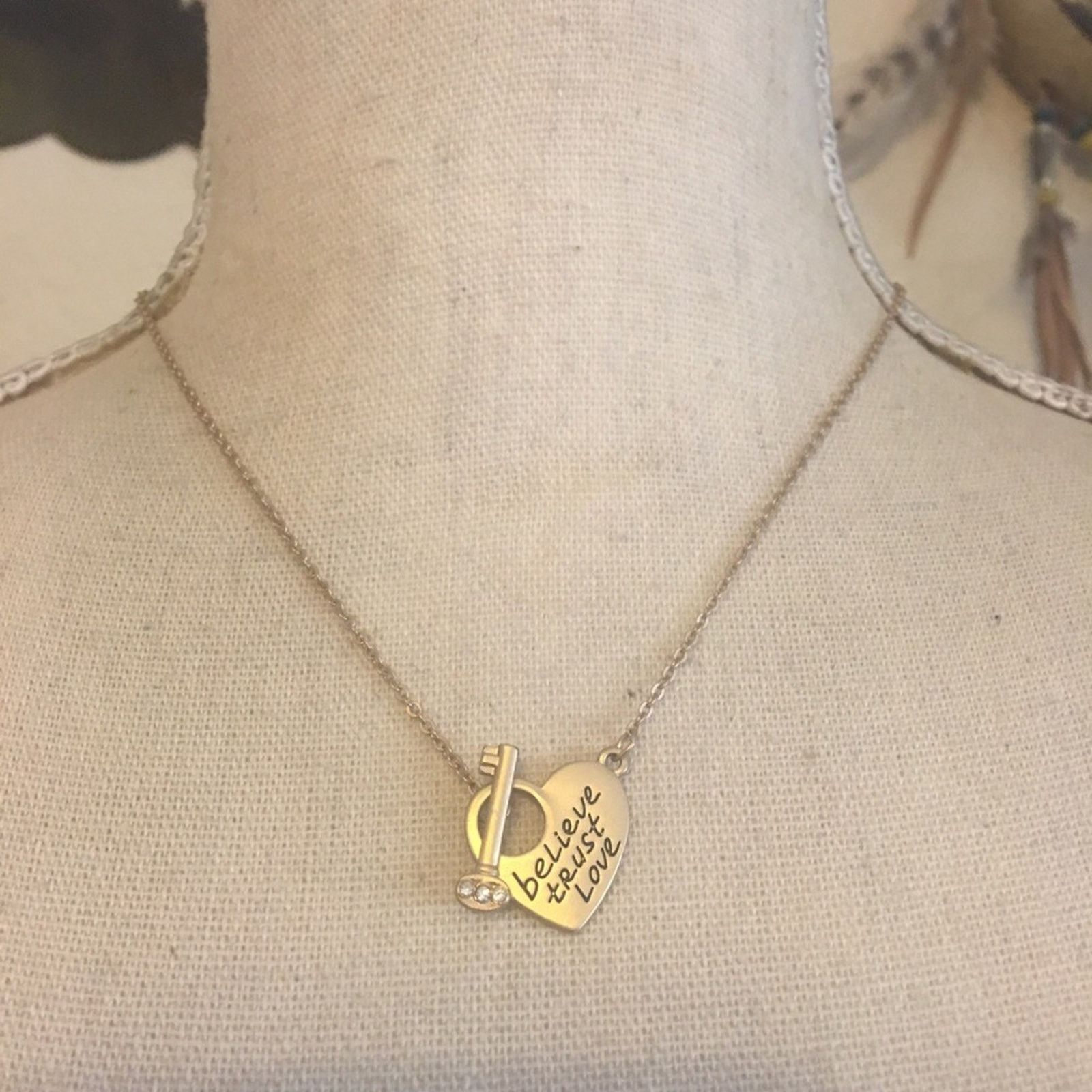 Jewelry Key to my heart matte gold toggle slider necklace Size ONE SIZE - 1 Thumbnail