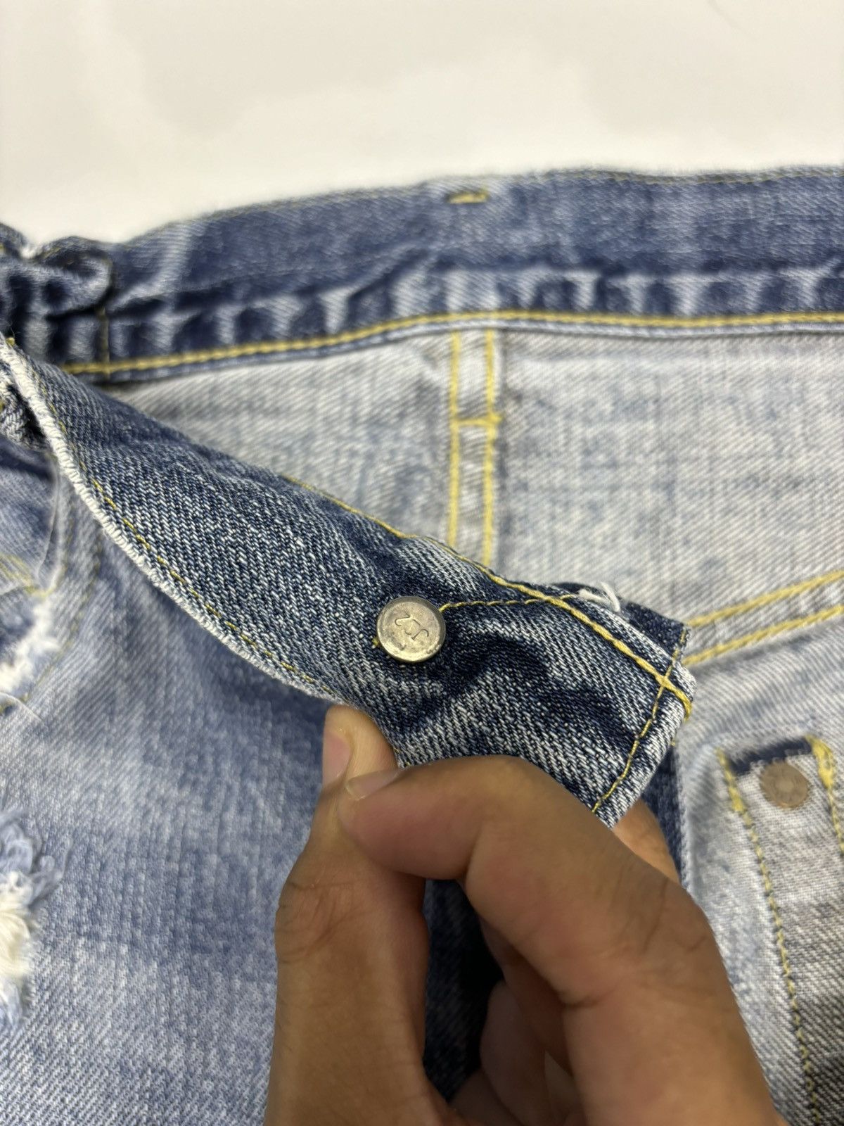 Levi's VINTAGE LEVIS 503B Big E Selvedge Denim Short Jeans Size US 32 / EU 48 - 9 Thumbnail