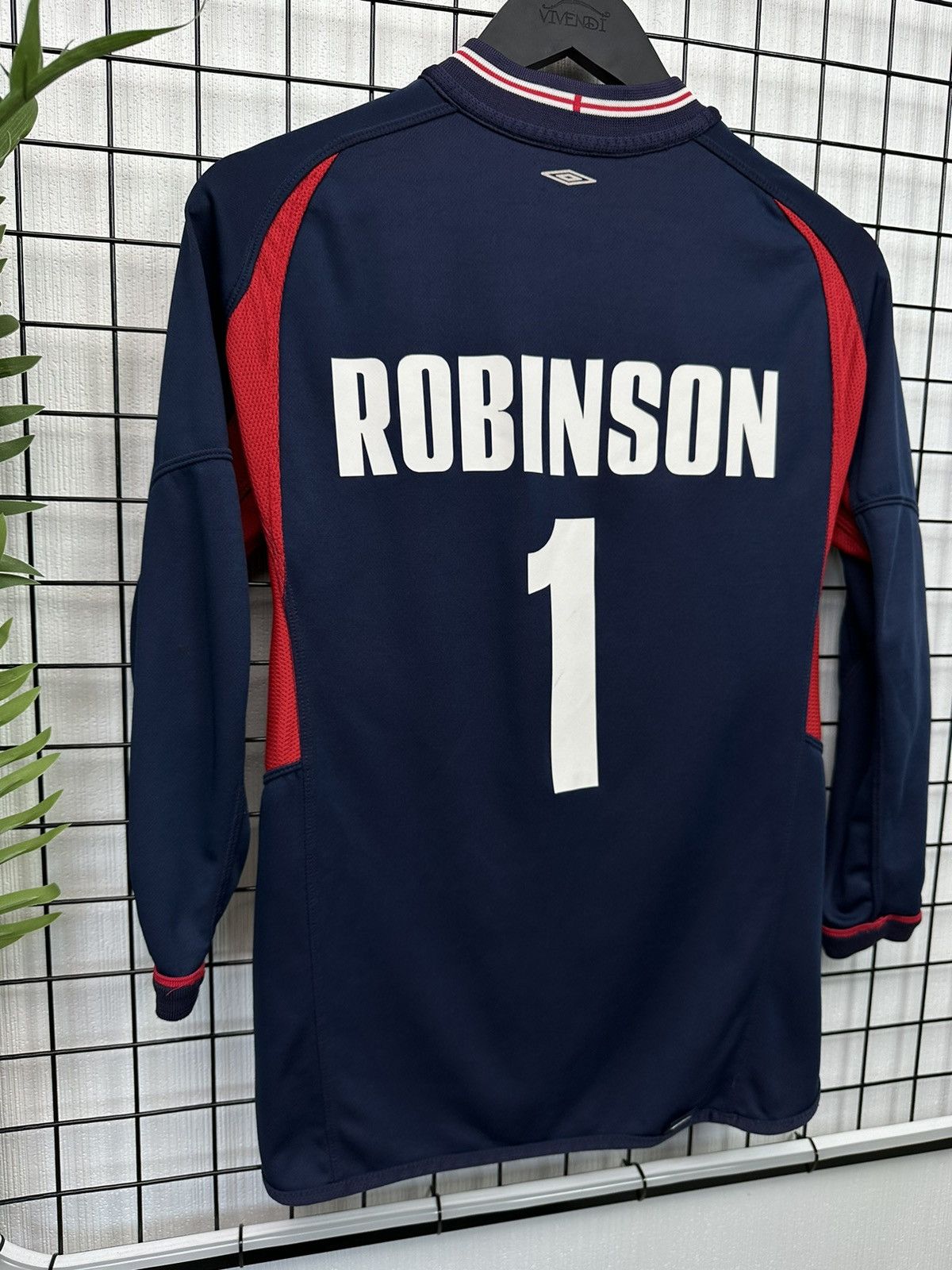 Umbro Paul Robinson England 2004 goalkeeper double sided jersey Size US S / EU 44-46 / 1 - 4 Thumbnail