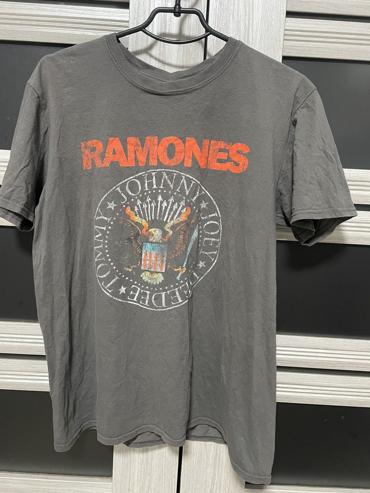 Band Tees 00s Ramones Big Logo Band Tee Vintage T Shirt Streetwear Size US L / EU 52-54 / 3 - 1 Thumbnail