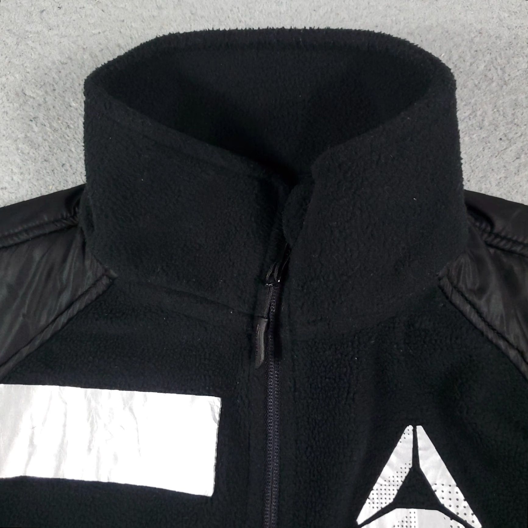 Reebok Reebok Jacket Womens Small Black Fleece Full Zip Regular Fit Sportswear Size S / US 4 / IT 40 - 2 Thumbnail