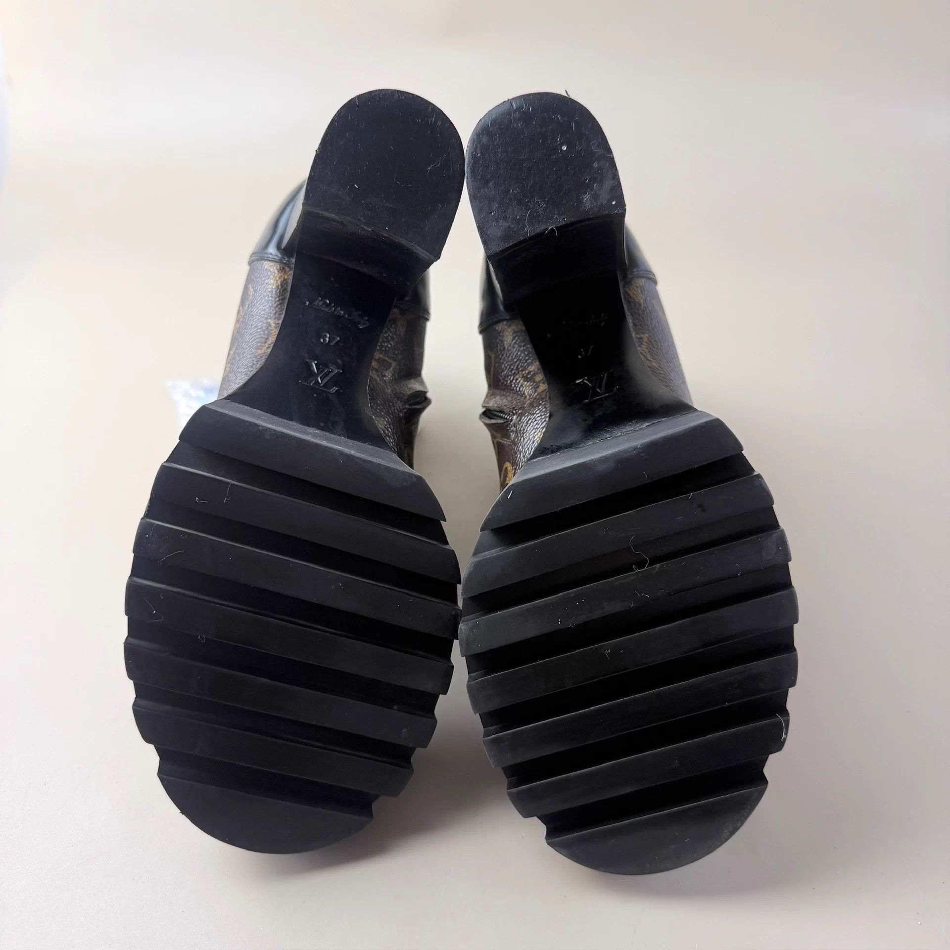 Louis Vuitton LV Monogram black brown heeled short boots 37 EU Size US 6 / IT 36 - 6 Thumbnail