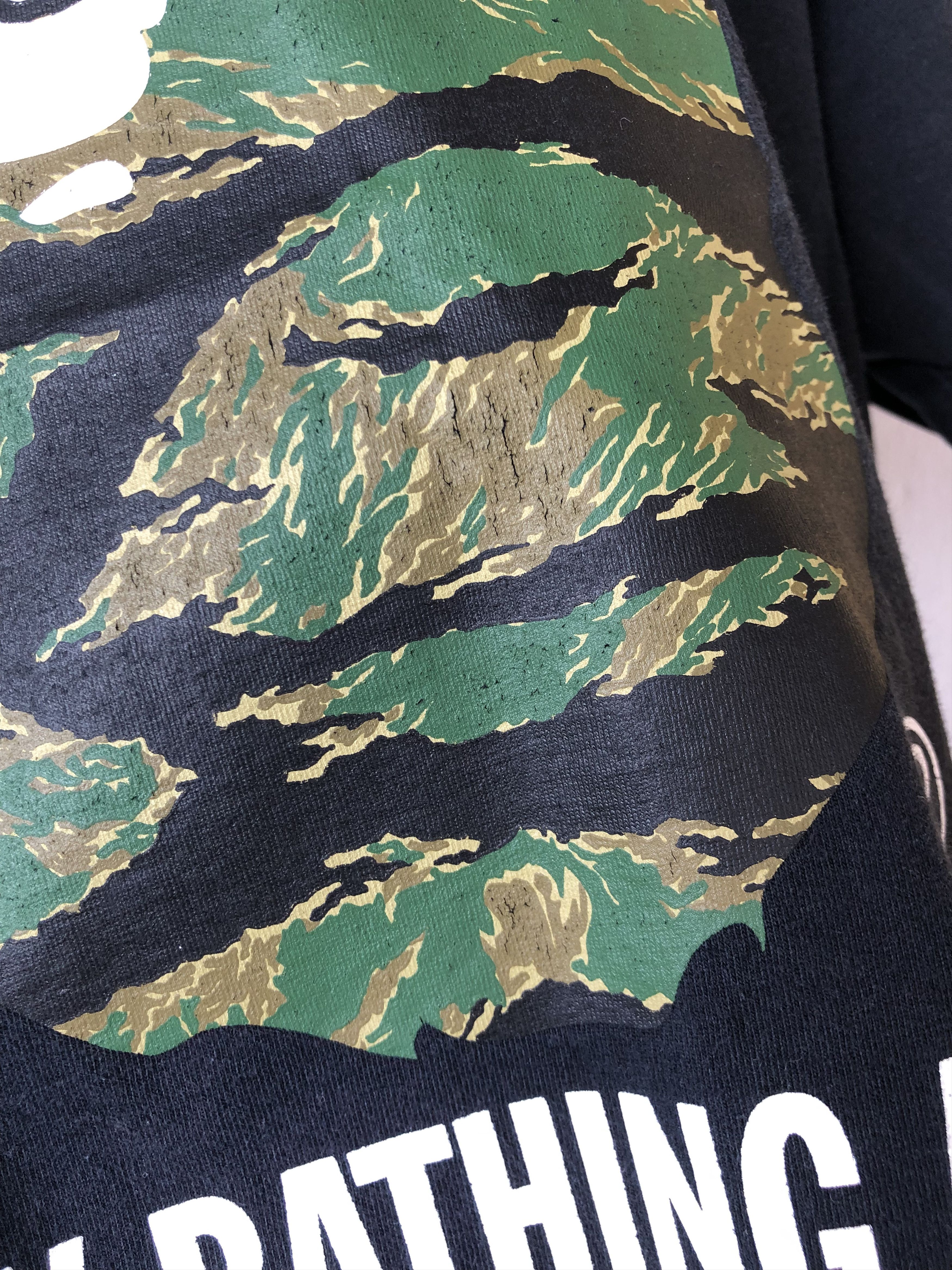 Bape Rare❗️The Bathing Ape Camo Tiger Short Sleeve Tshirt Size US XL / EU 56 / 4 - 5 Thumbnail