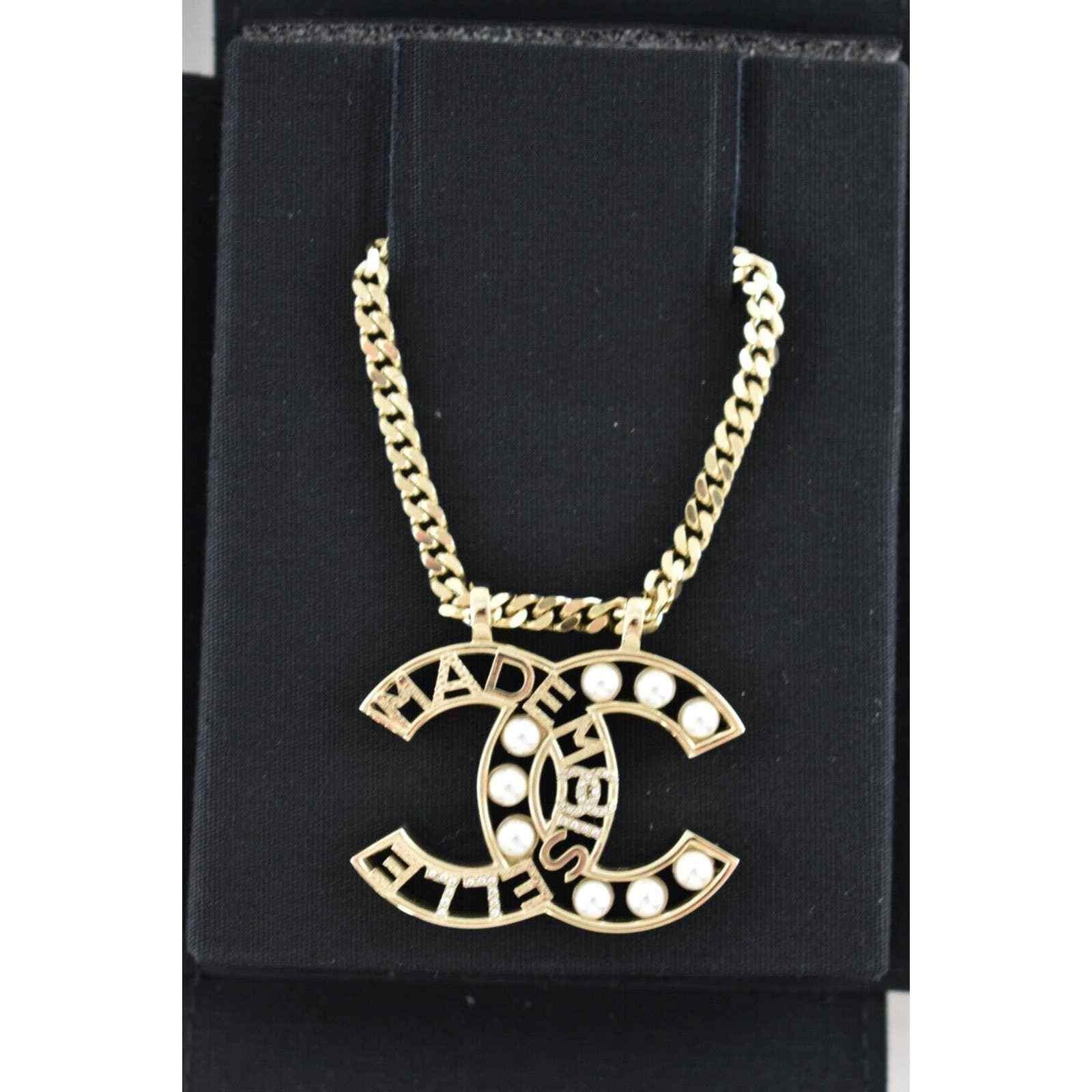 Chanel Chanel 22P Gold Metal Pearl Mademoiselle Pendant Necklace Size ONE SIZE - 5 Thumbnail