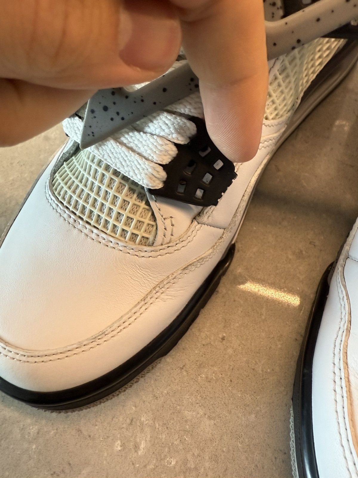 Jordan Brand Size 7.5 - Nike Air Jordan Retro 4 White Cement Size US 7.5 / EU 40-41 - 12 Thumbnail