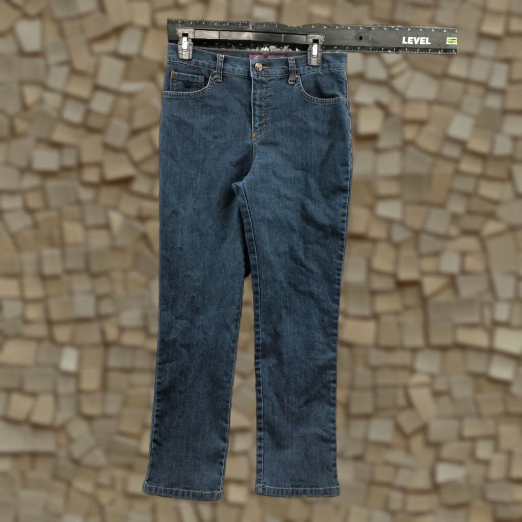 Gloria Vanderbilt Gloria Vanderbilt Amanda Jeans Size 6 Womens Medium Blue Denim Straight 5-Pocket Regular Waist 28 Inseam 28 in Model Gloria Vanderbilt Size 28" / US 6 / IT 42 - 1 Thumbnail
