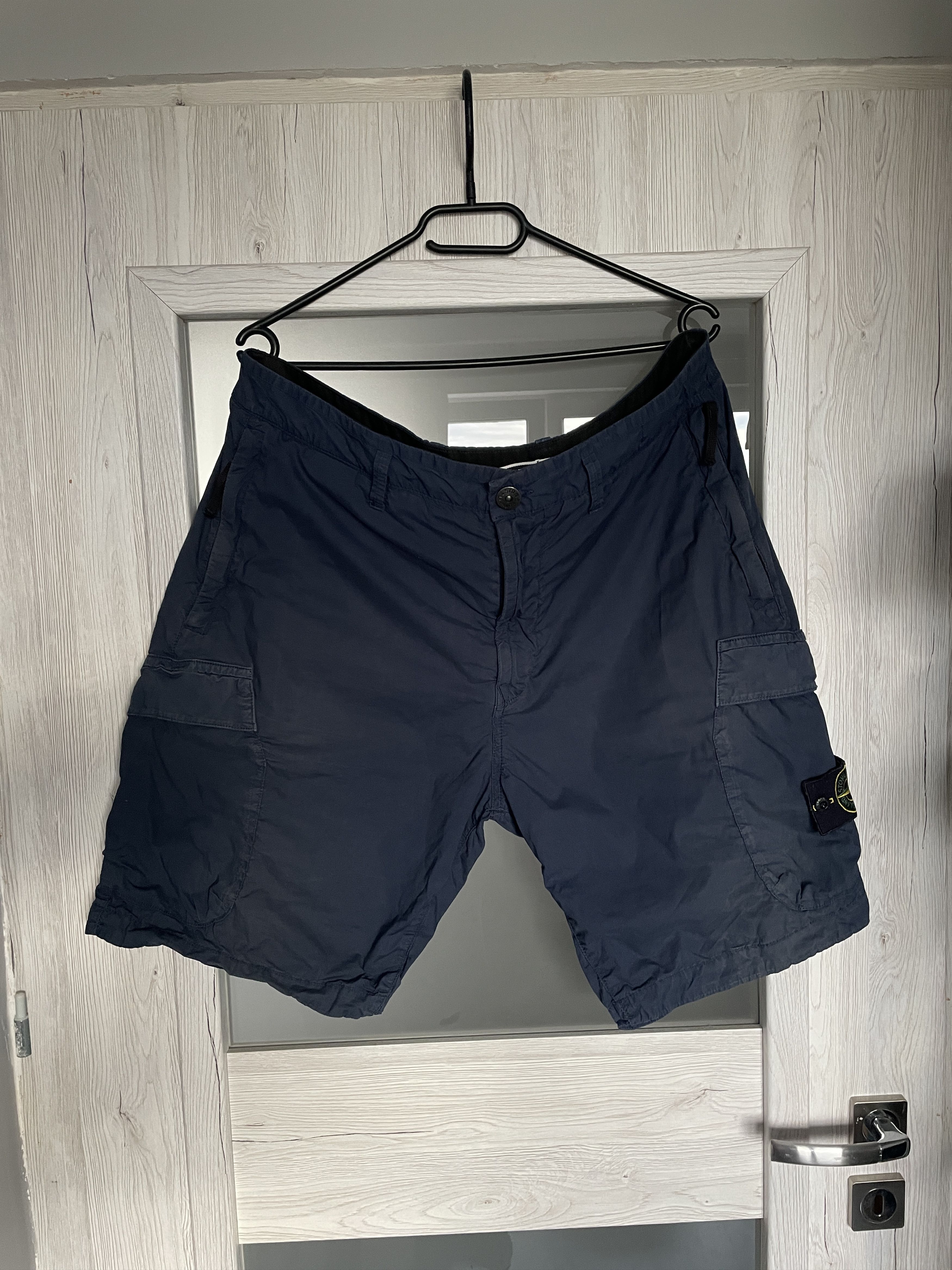 Stone Island STONE ISLAND NAVY CARGO SHORTS Size US 36 / EU 52 - 4 Thumbnail
