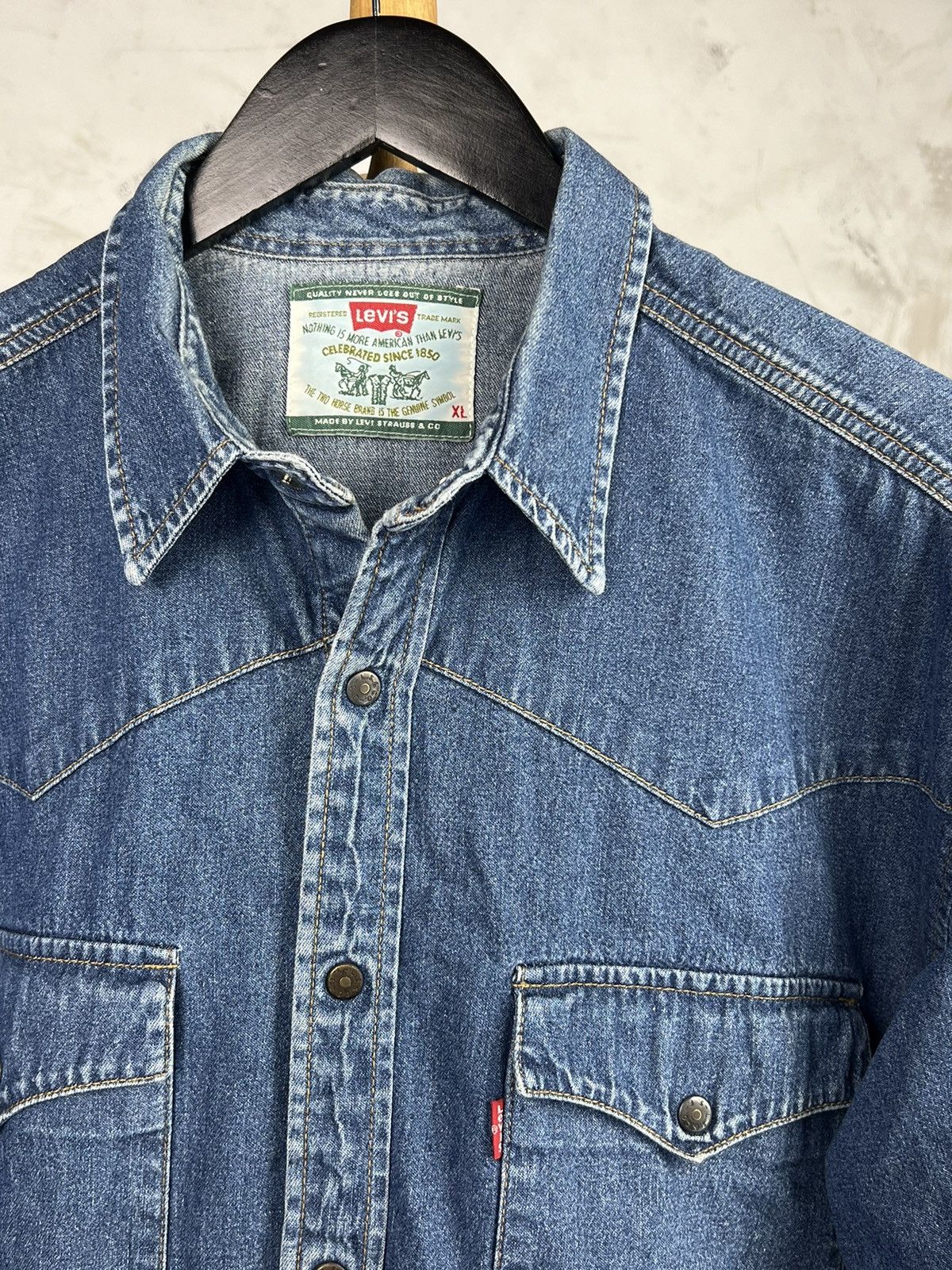 Levi's Vintage Levi’s Denim Shirt Size L - XL Size US XL / EU 56 / 4 - 3 Thumbnail